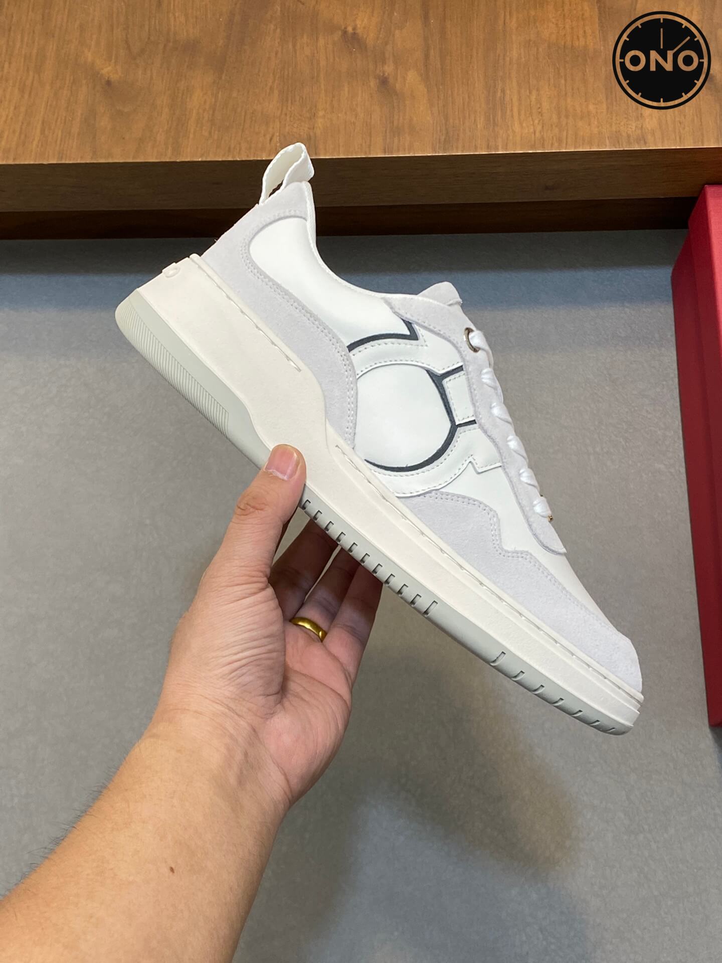 Ferragamo_23_9.jpg