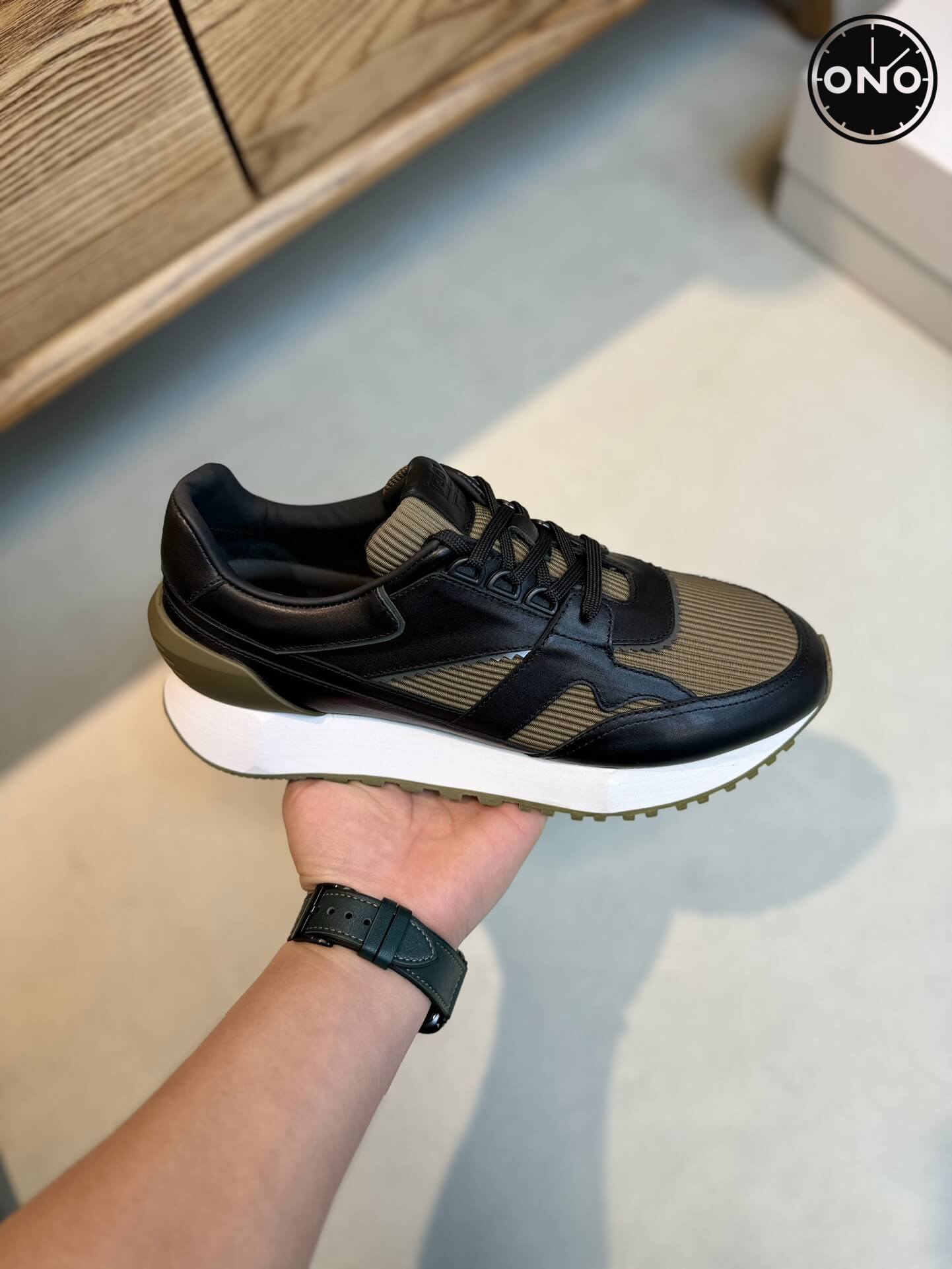 Givenchy_3_3.jpg