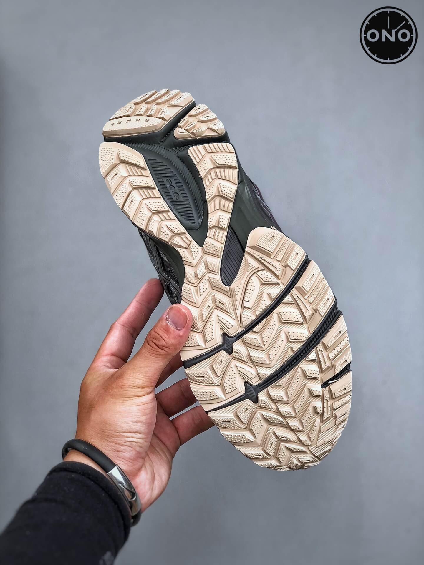 Asics_10_8.jpg