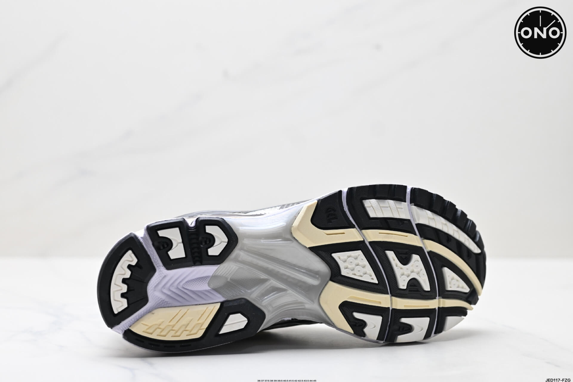Asics_36_9.jpg