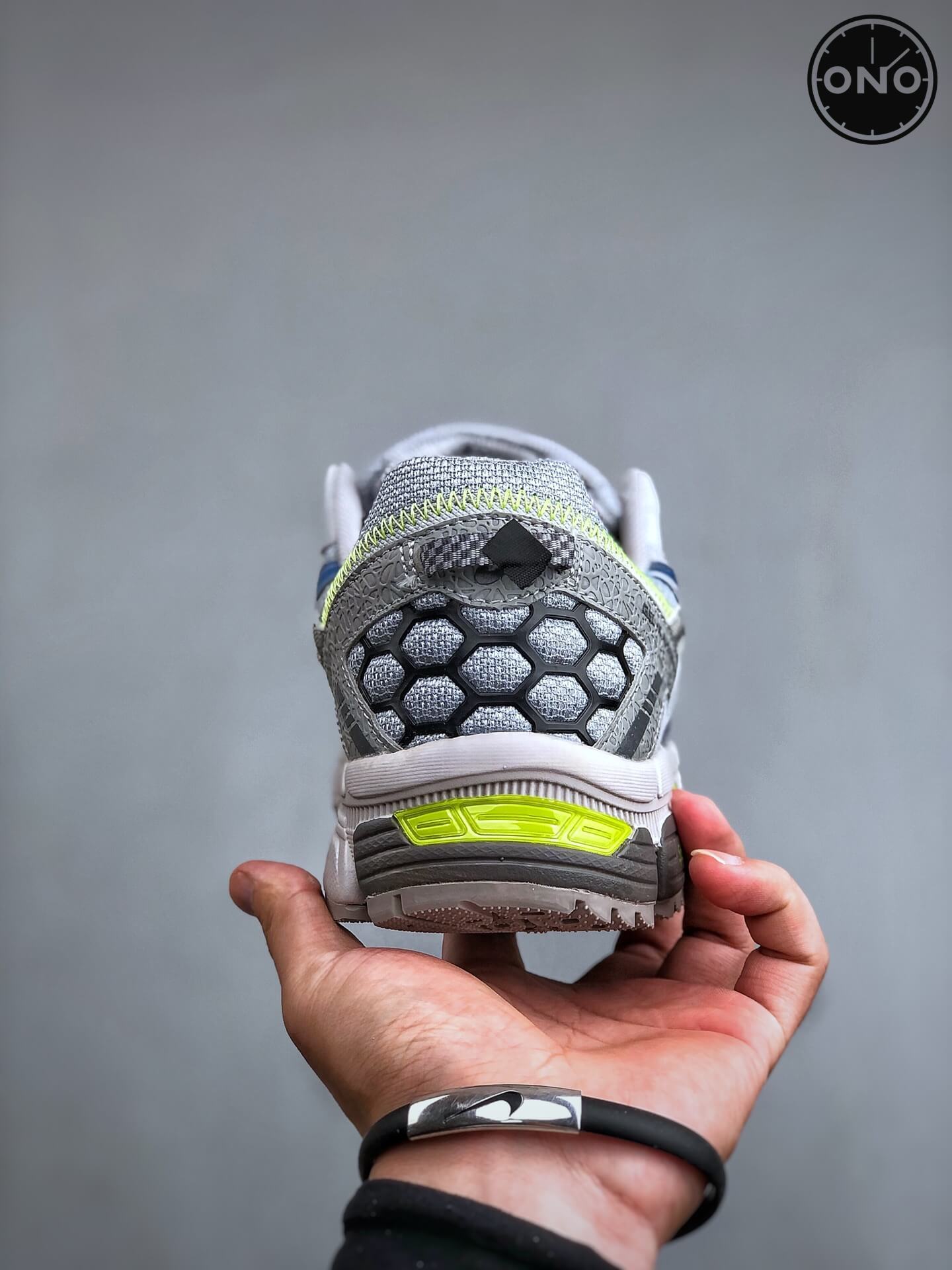 Asics_11_7.jpg