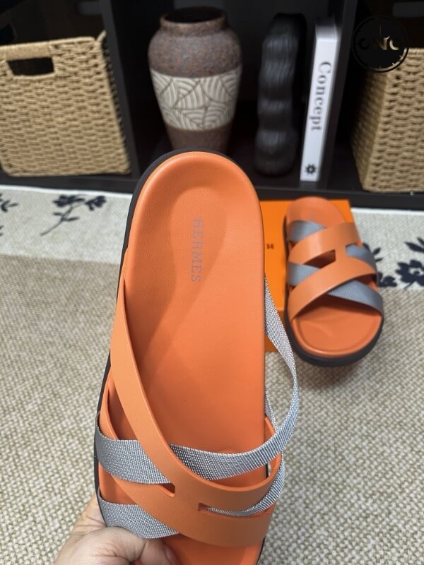 Hermes-Slippers_4_7.jpg