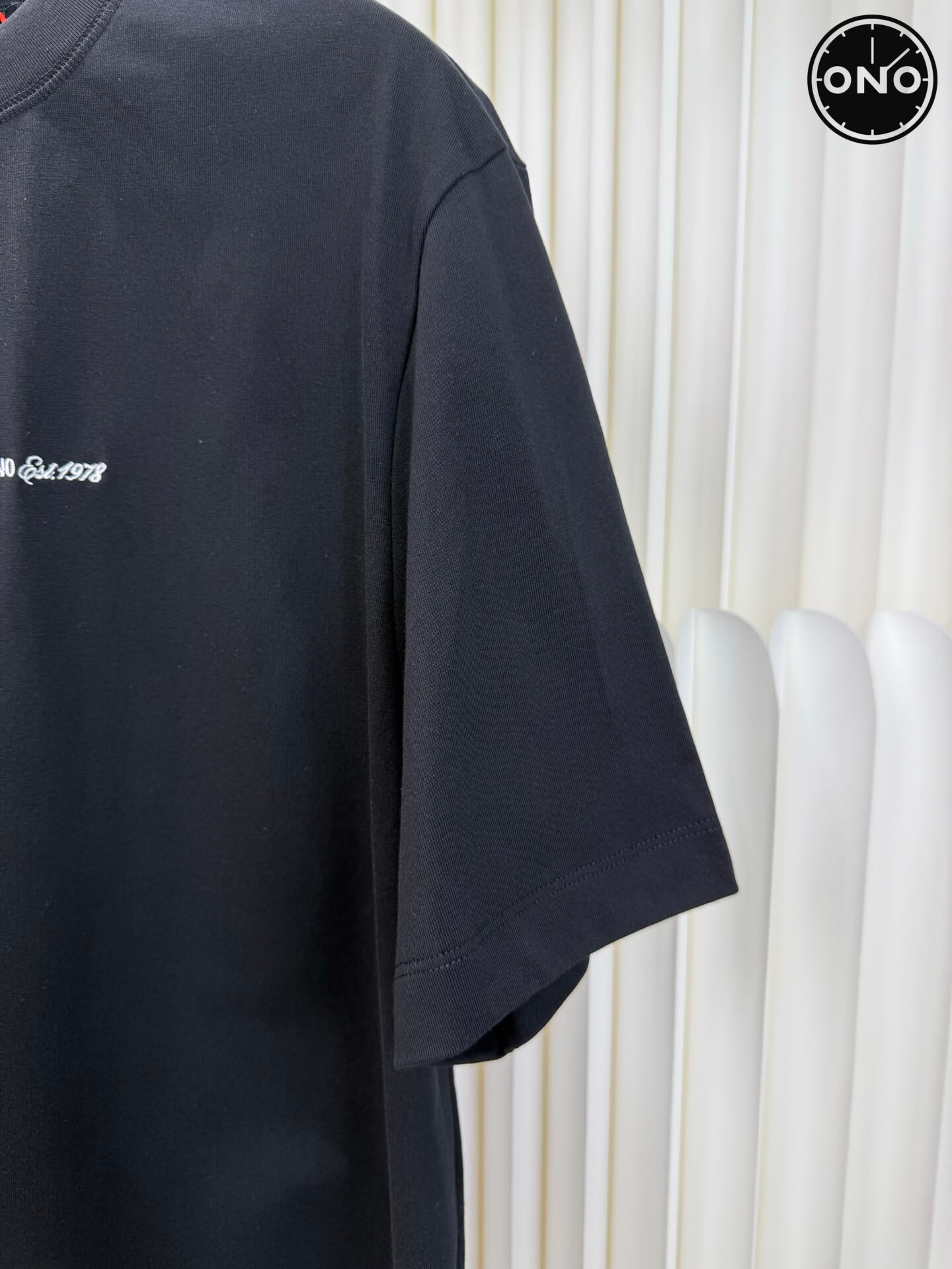 Versace_Short_Sleeves_1_5.jpg