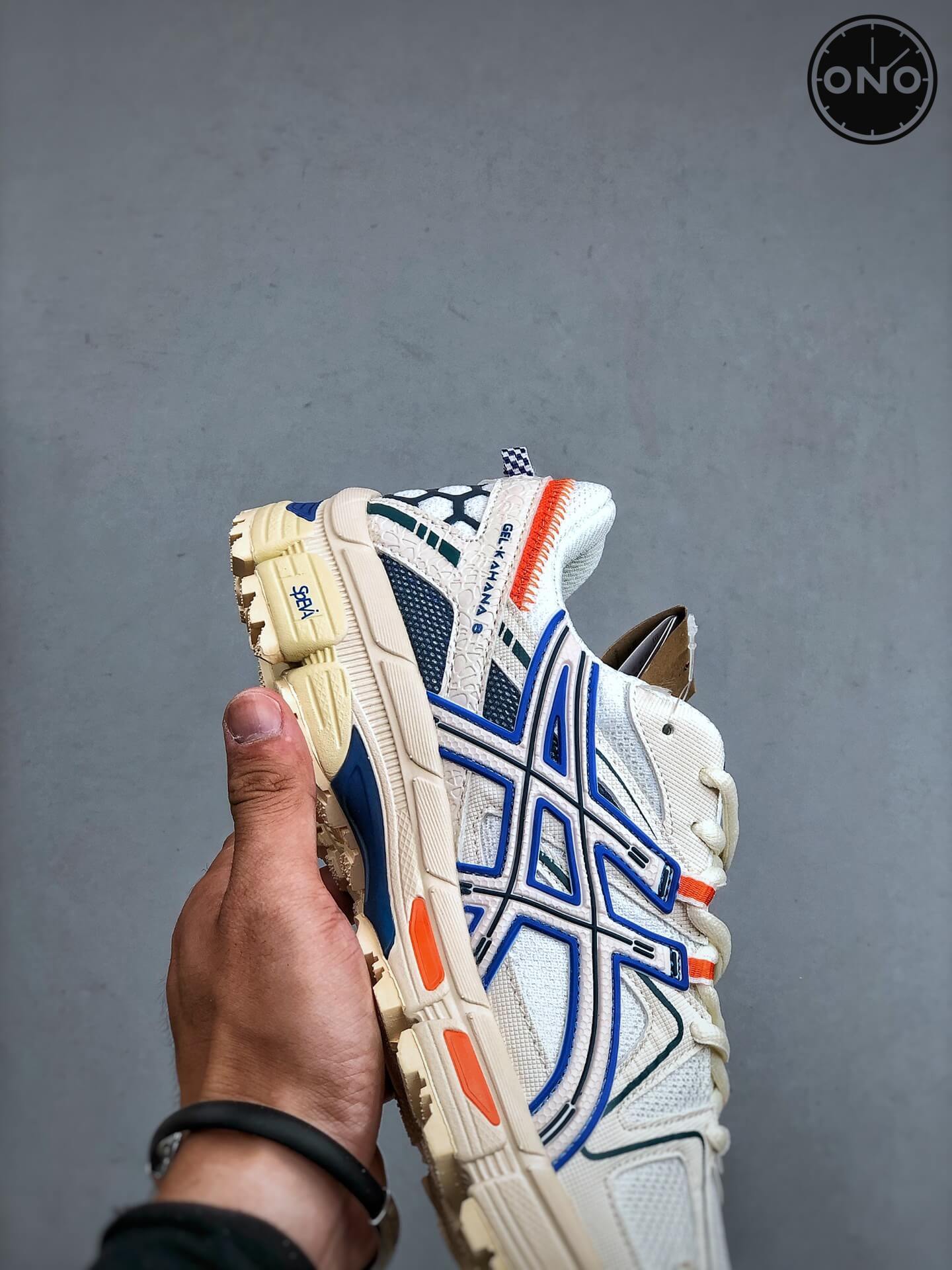 Asics_13_6.jpg