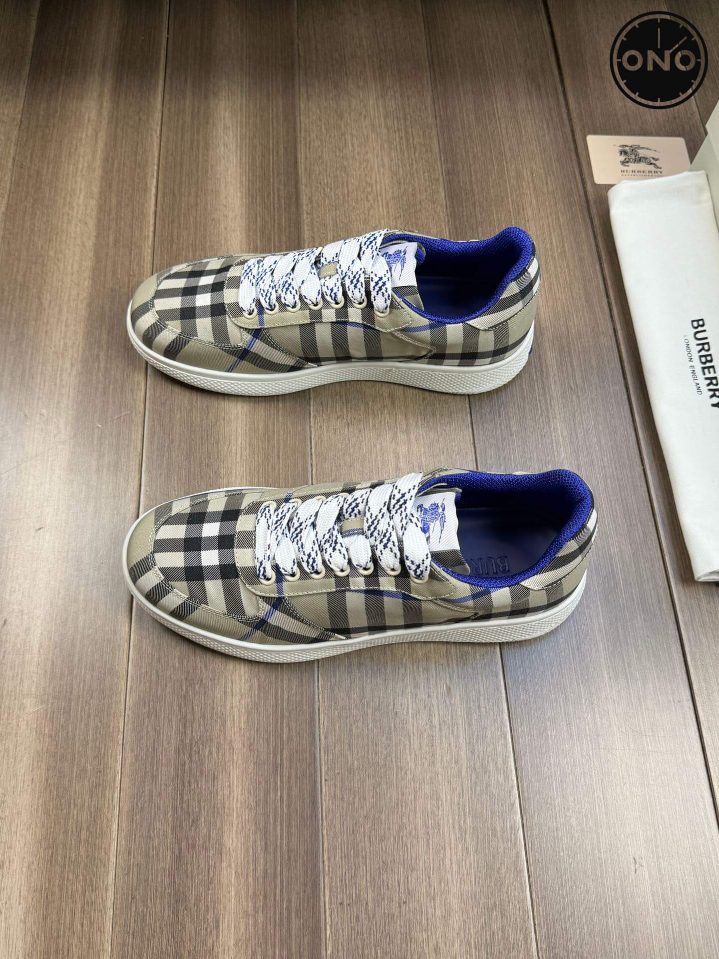 Burberry_23_2.jpg
