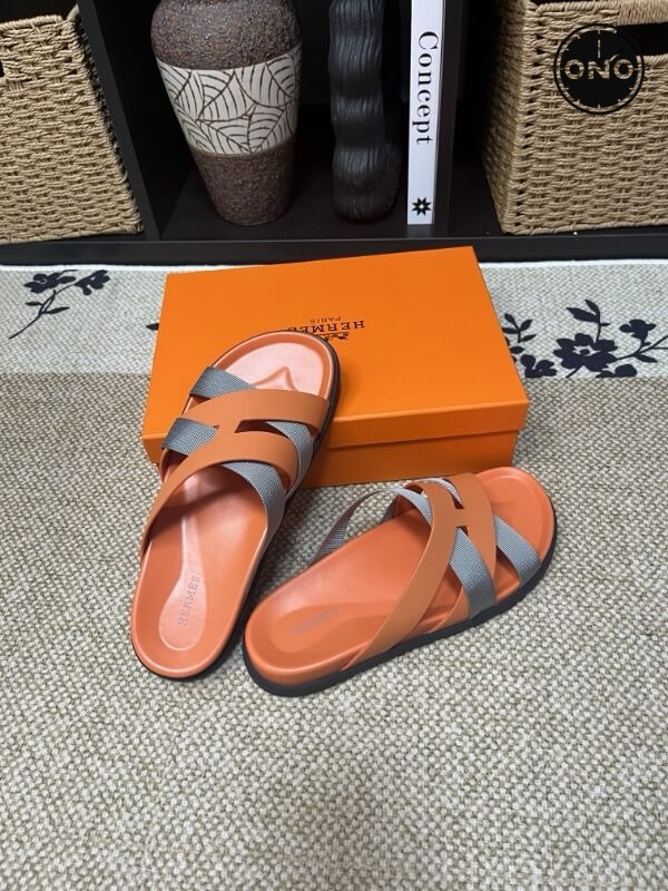 Hermes-Slippers_4_3.jpg