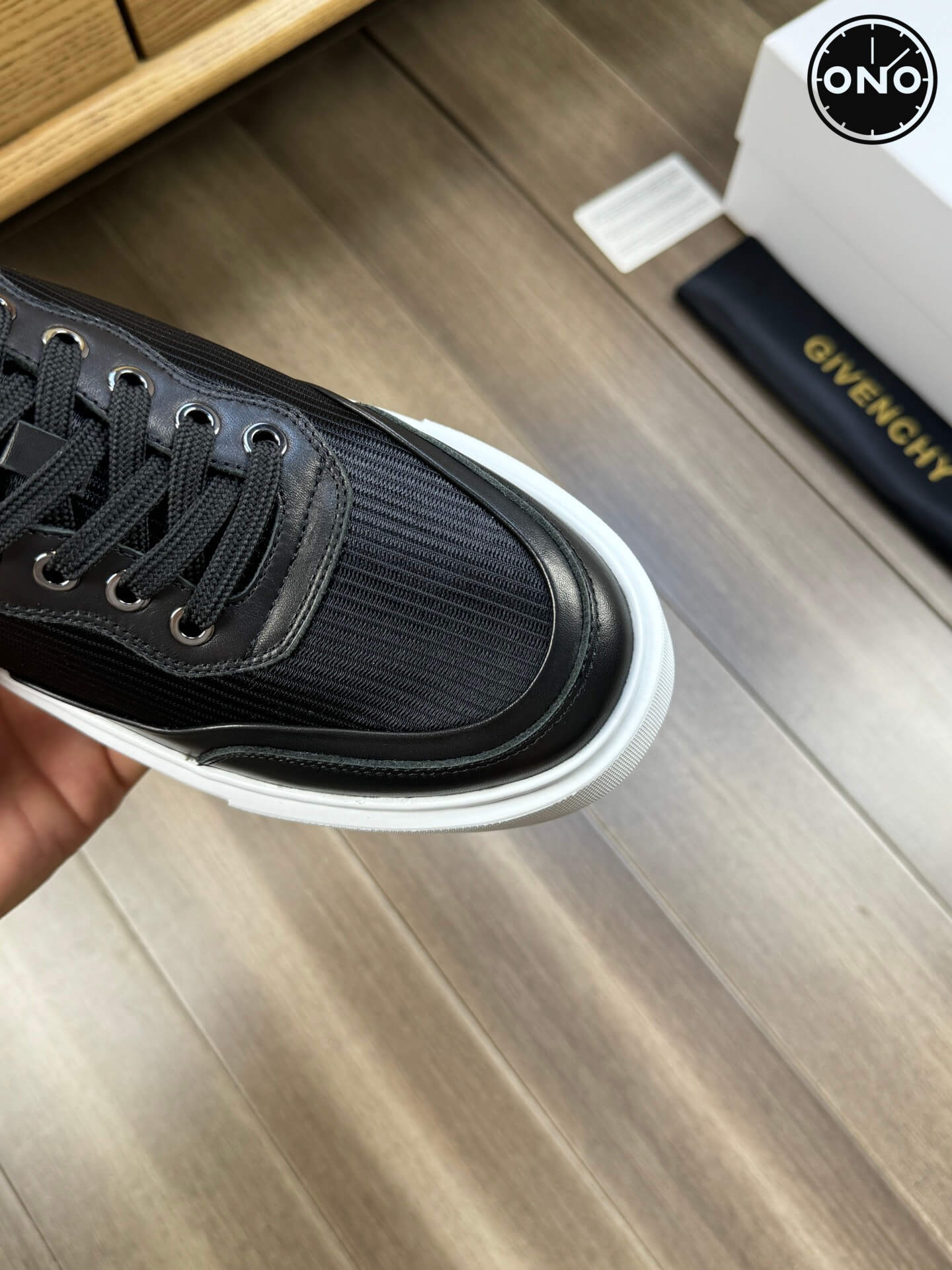 Givenchy_99_6.jpg