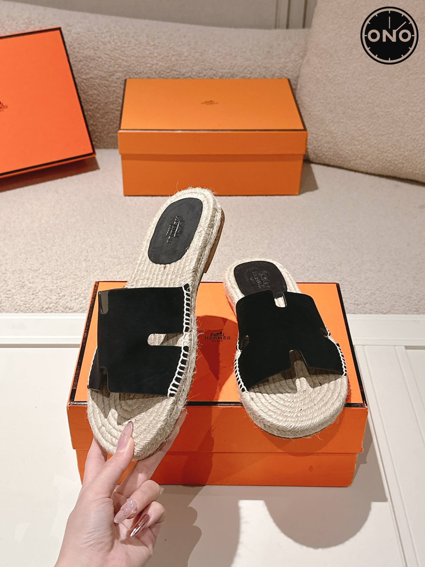 Hermes-Slippers_39_3.jpg