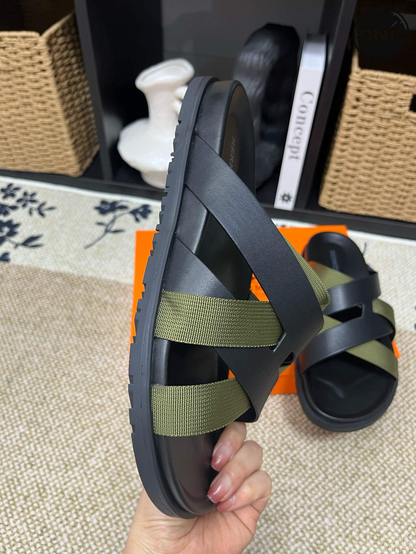 Hermes-Slippers_29_6.jpg