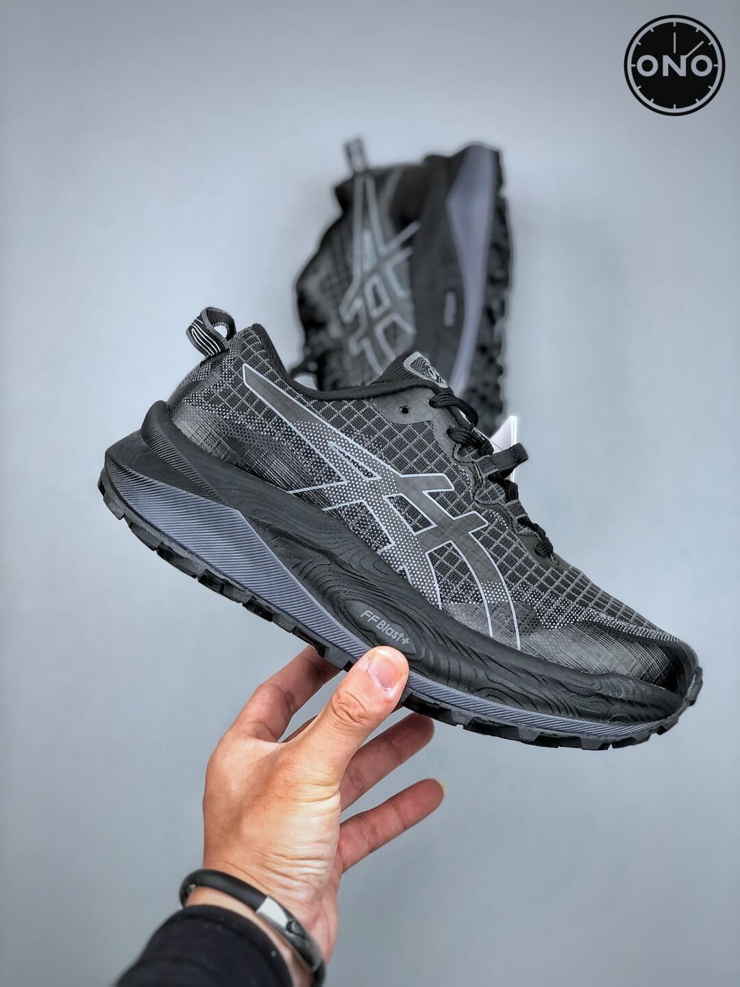Asics_2_4.jpg
