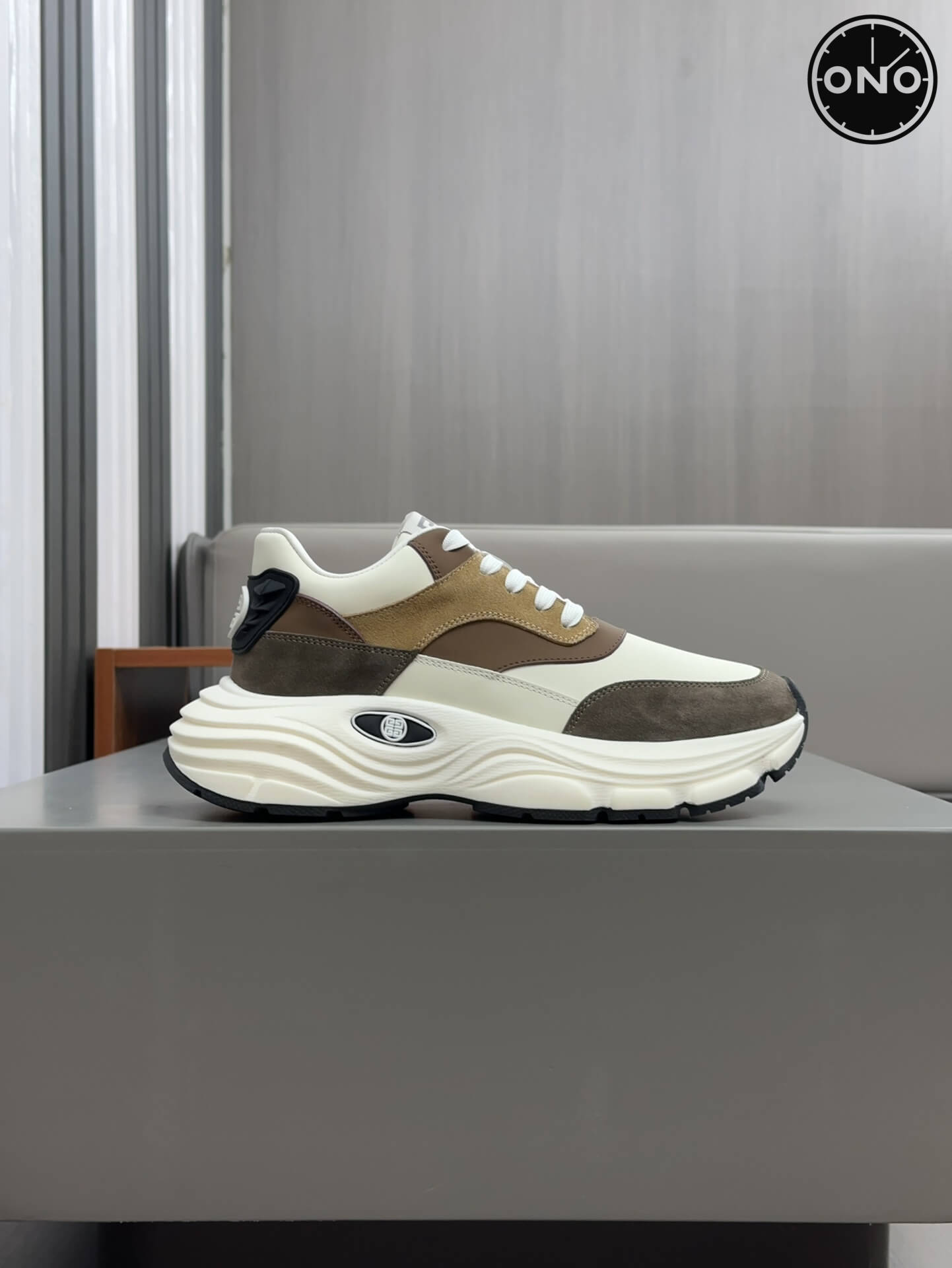 Givenchy_96_3.jpg