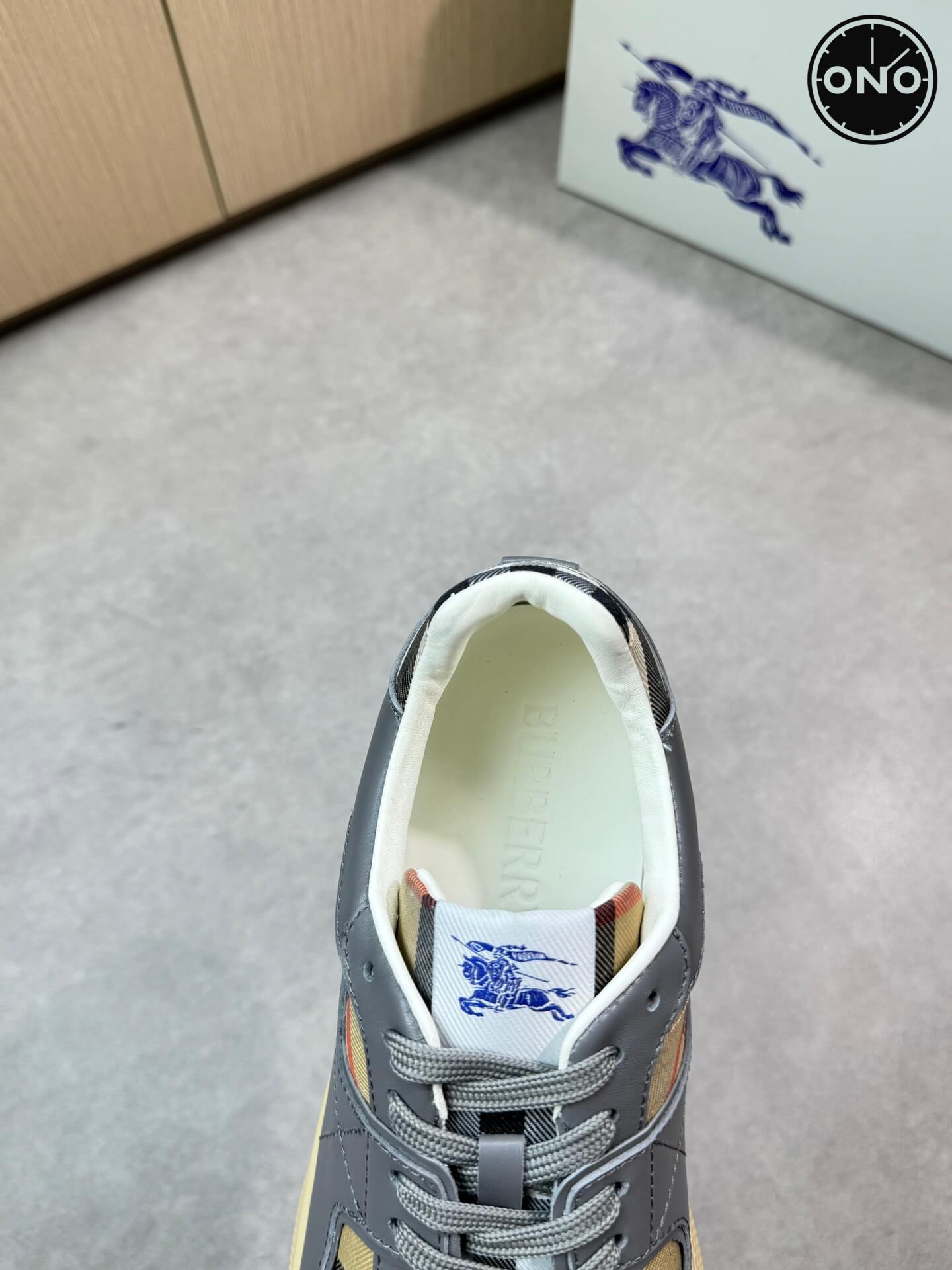 Burberry_29_7.jpg