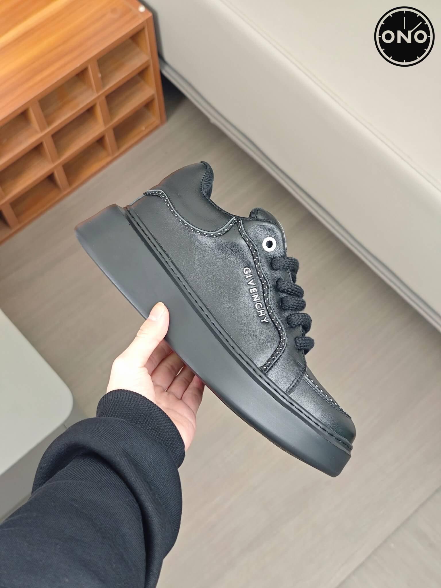 Givenchy_44_6.jpg