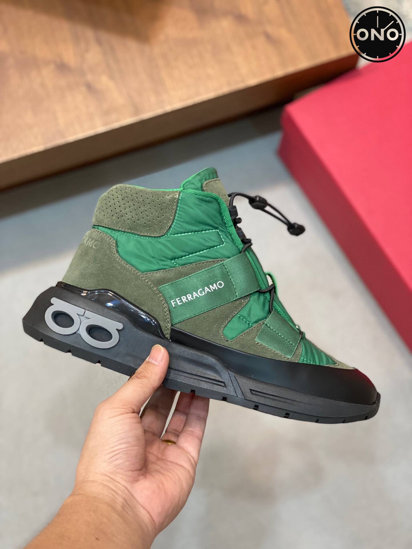 Ferragamo_97_2.jpg