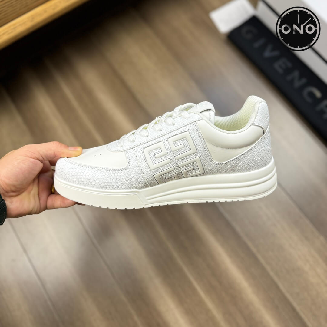 Givenchy_90_5.jpg