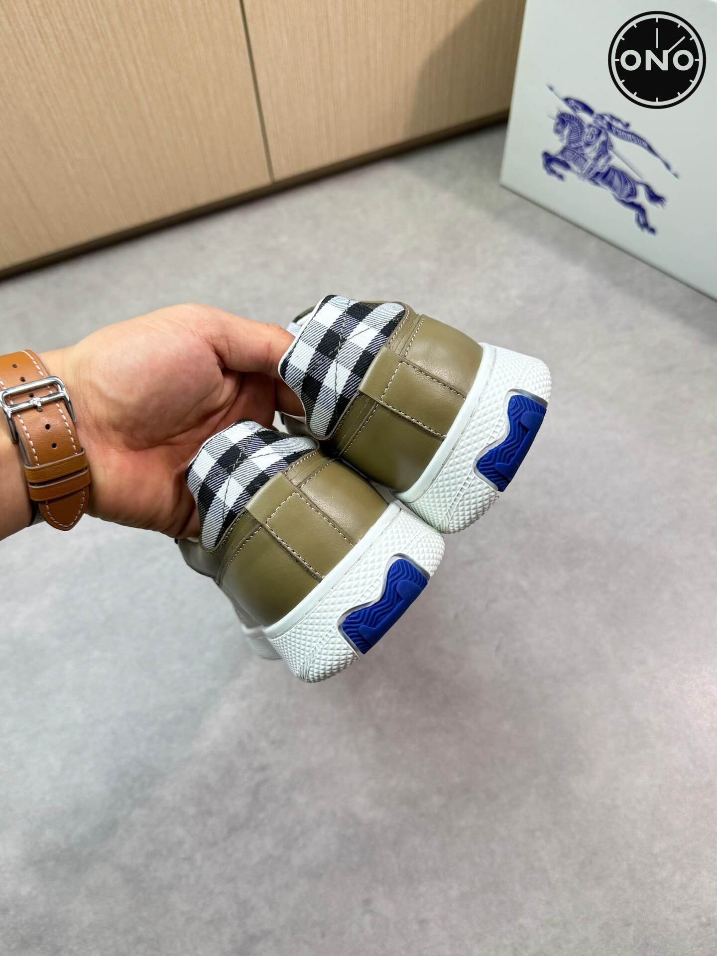 Burberry_30_8.jpg