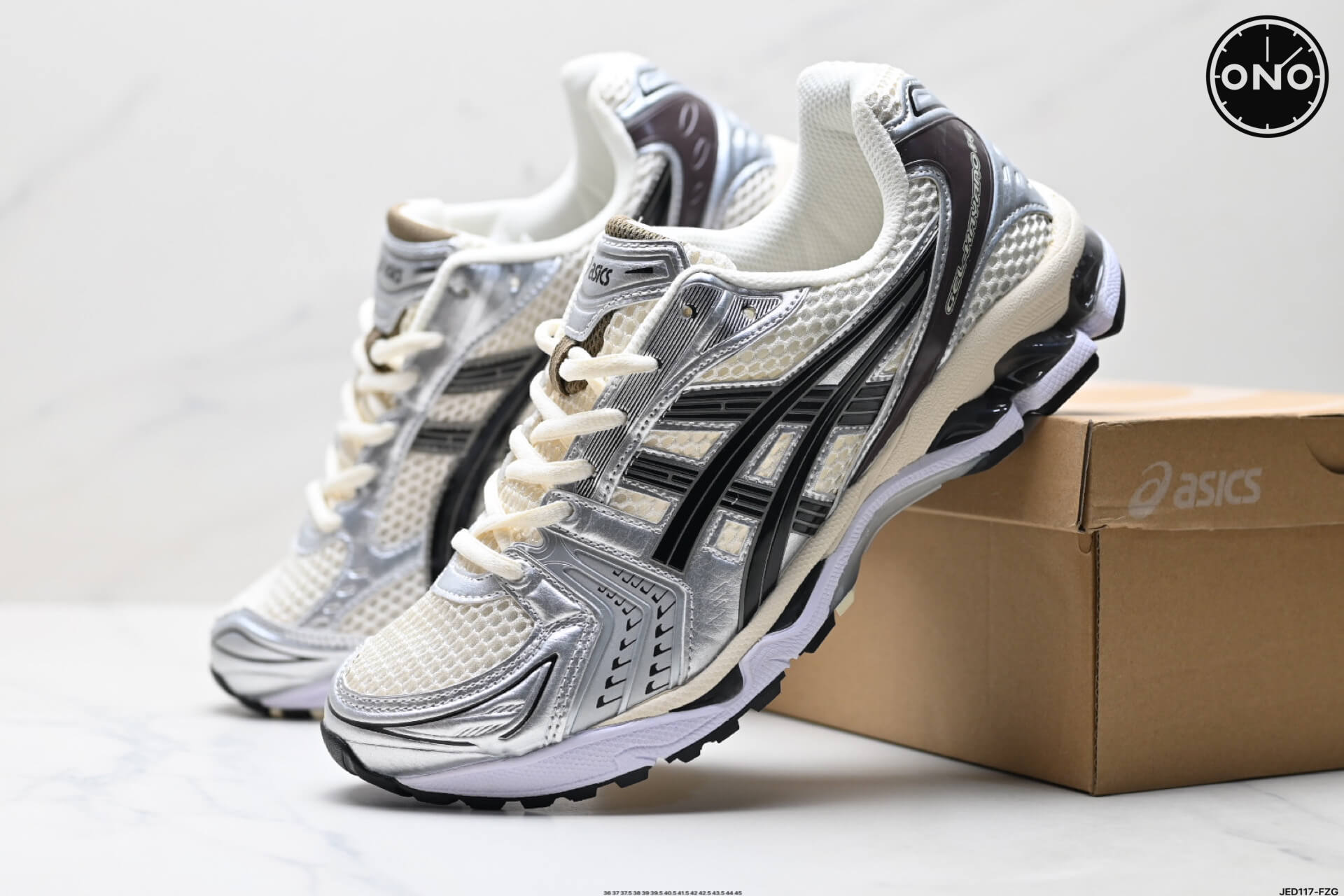 Asics_36_8.jpg