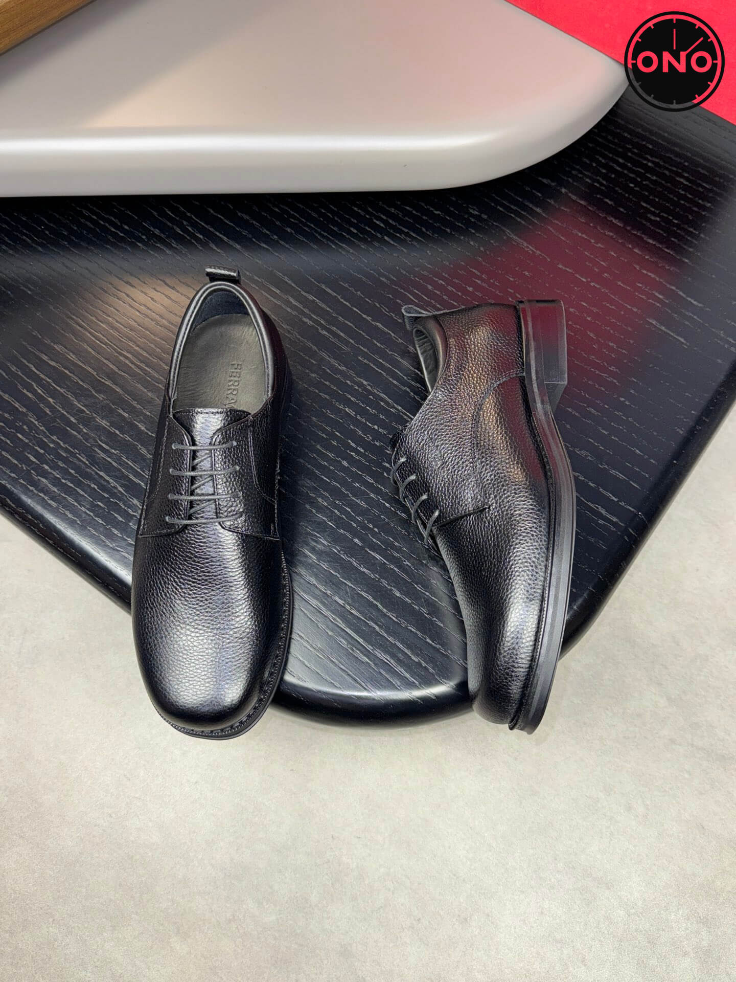 Ferragamo_82_2.jpg