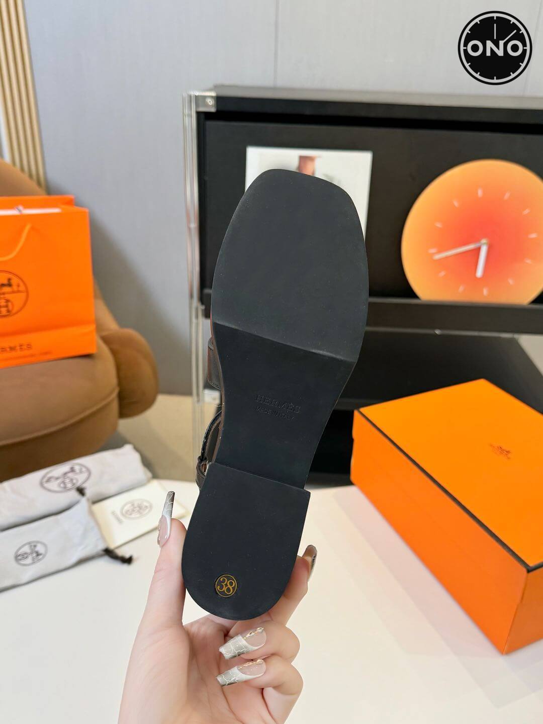 Hermes-Slippers_80_6.jpg