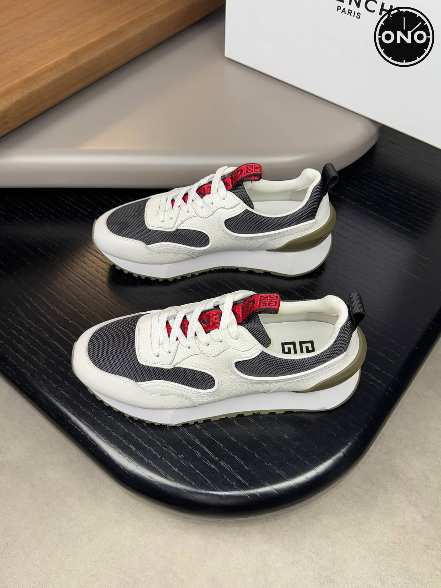 Givenchy_31_3.jpg