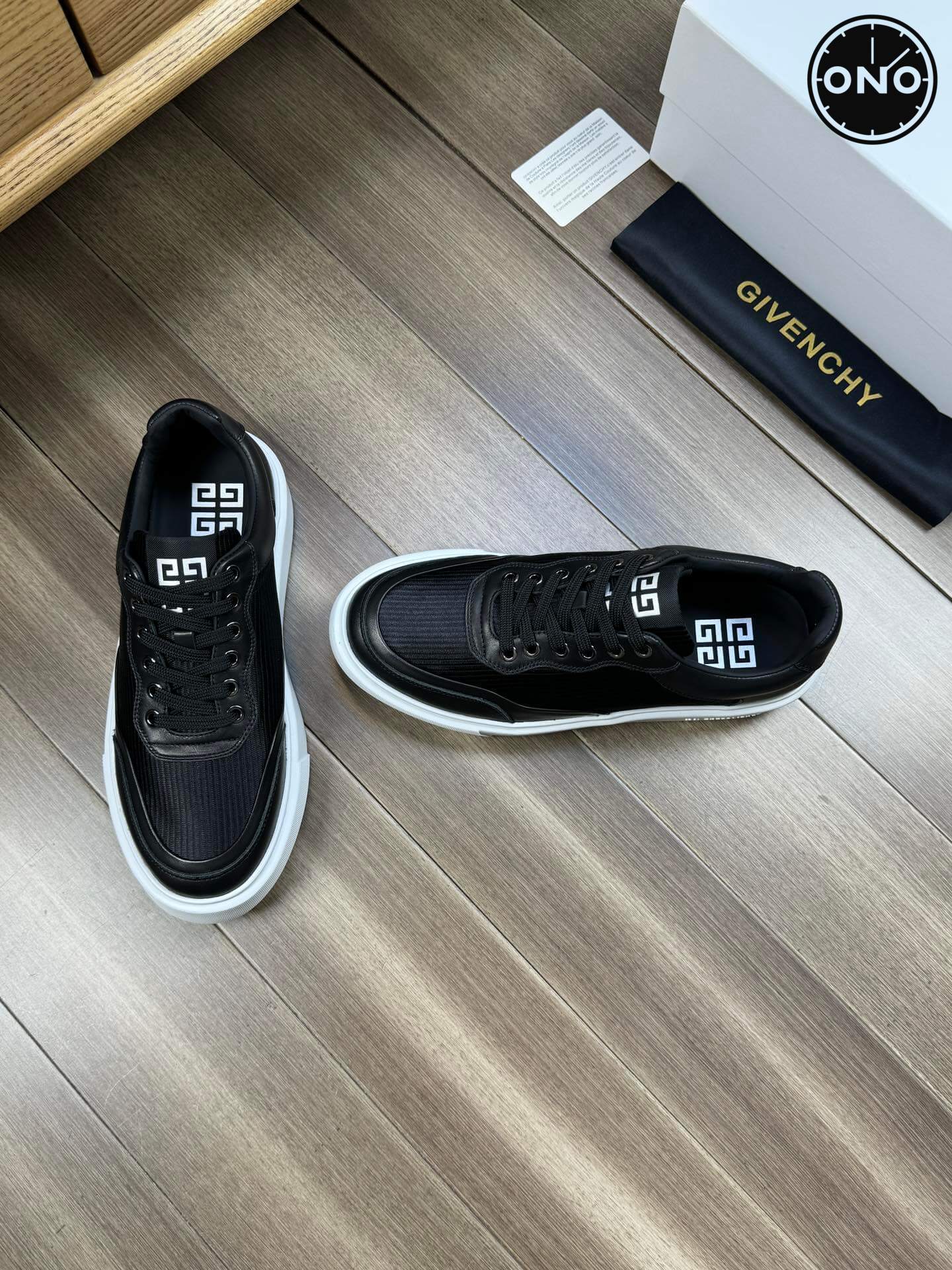 Givenchy_99_2.jpg