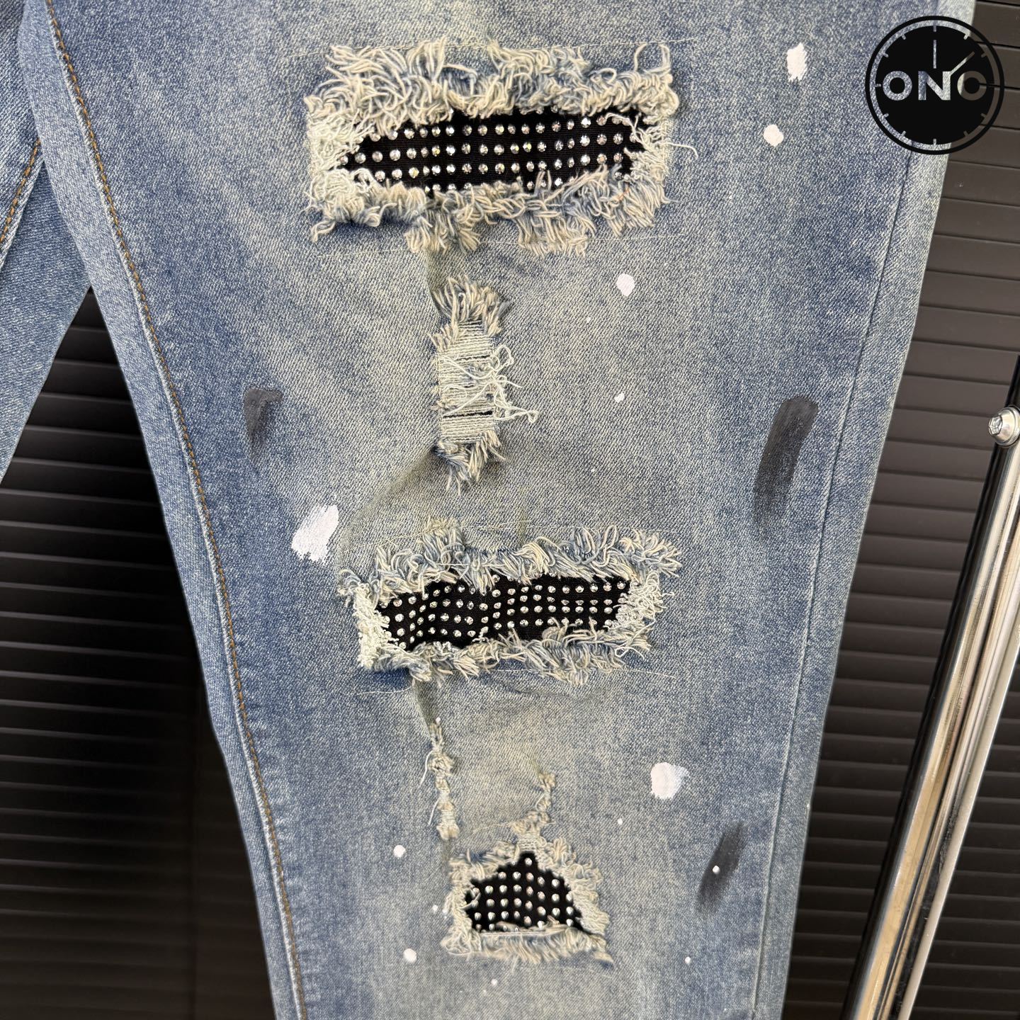 Amiri-Trousers_7_8.jpg