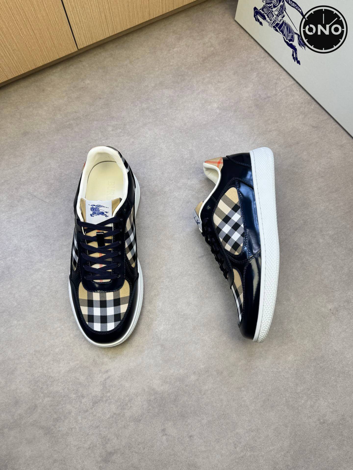 Burberry_60_2.jpg
