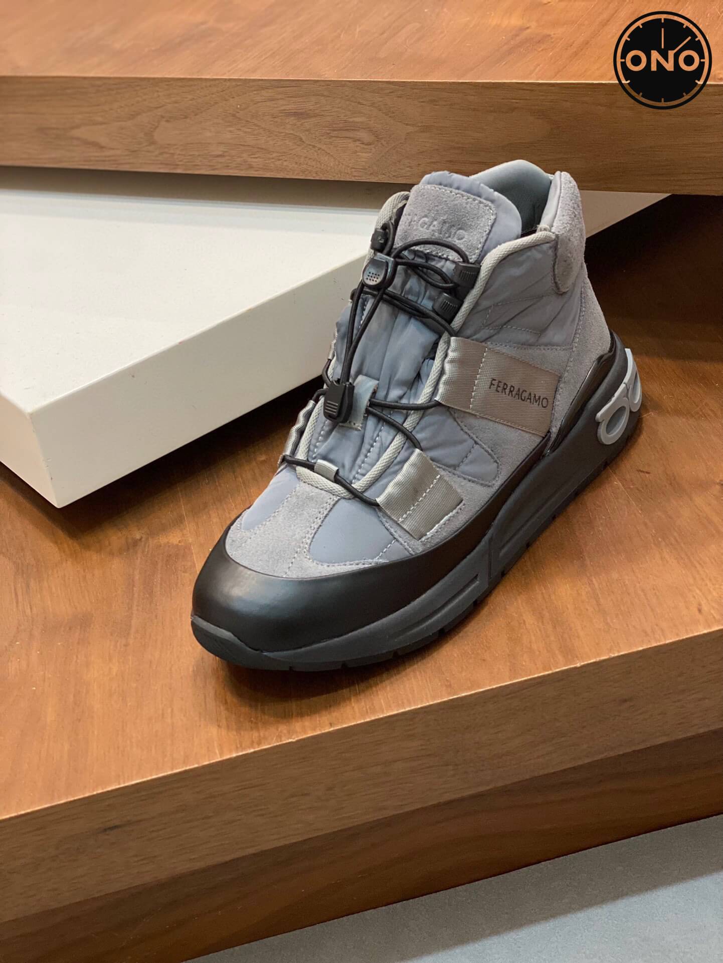 Ferragamo_100_3.jpg