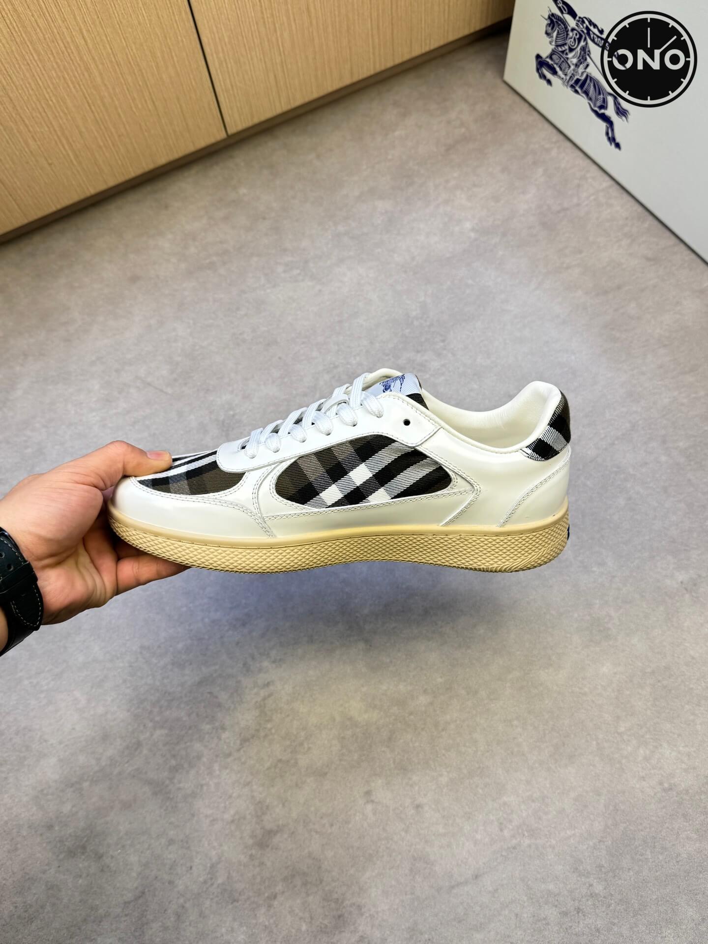 Burberry_64_5.jpg