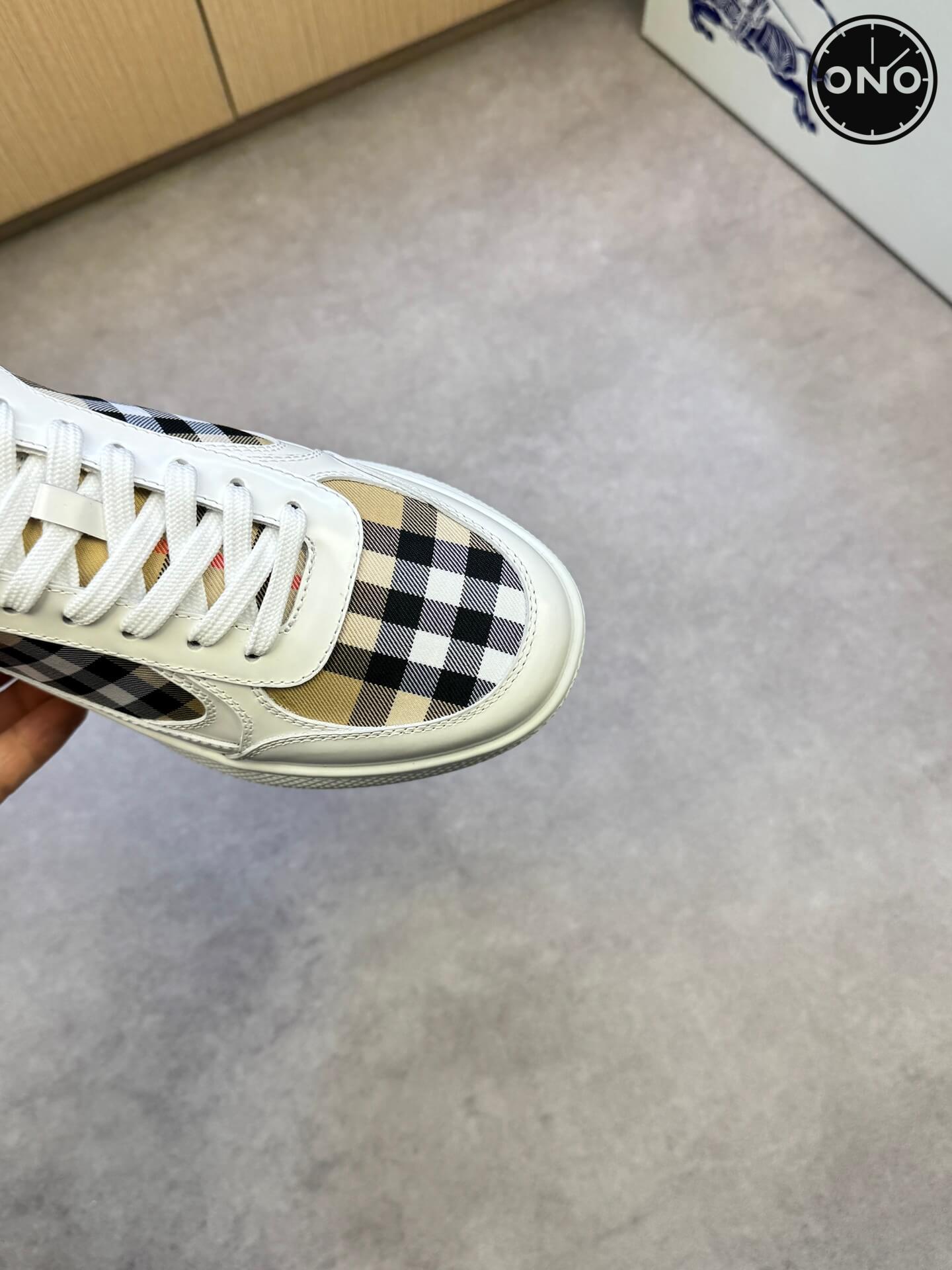 Burberry_63_6.jpg