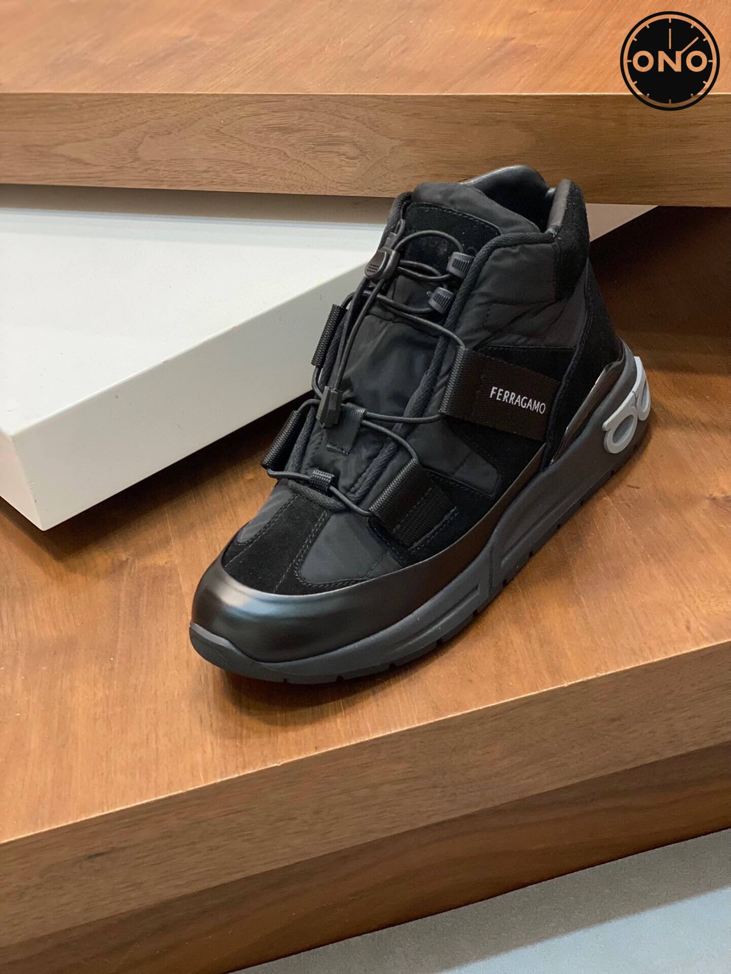 Ferragamo_100_4.jpg