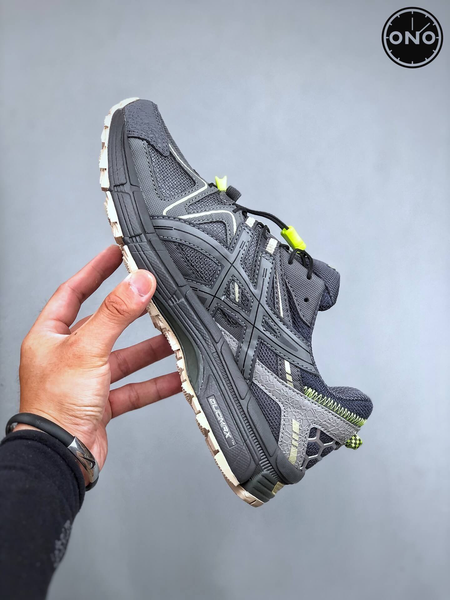 Asics_10_2.jpg