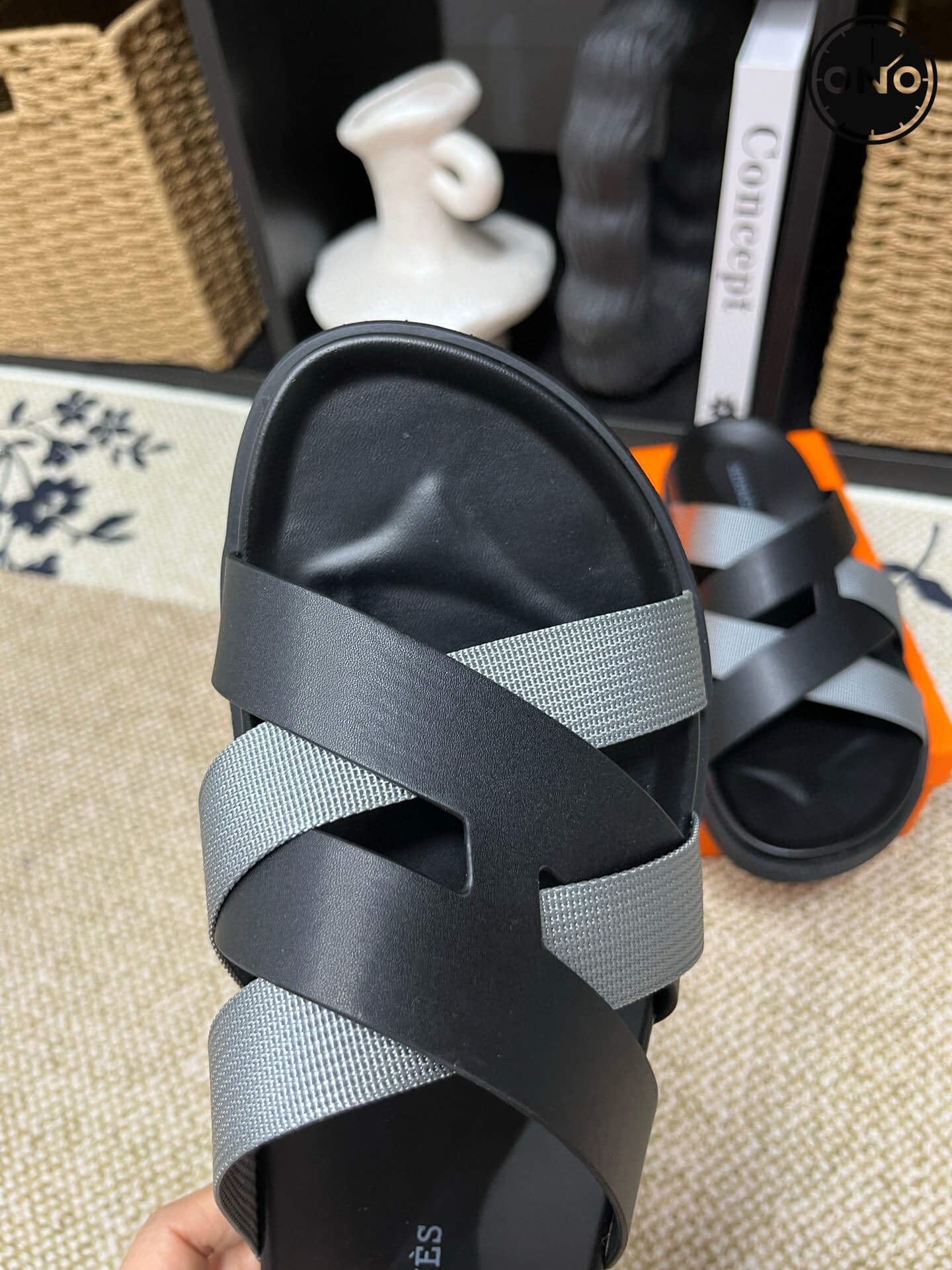 Hermes-Slippers_24_6.jpg