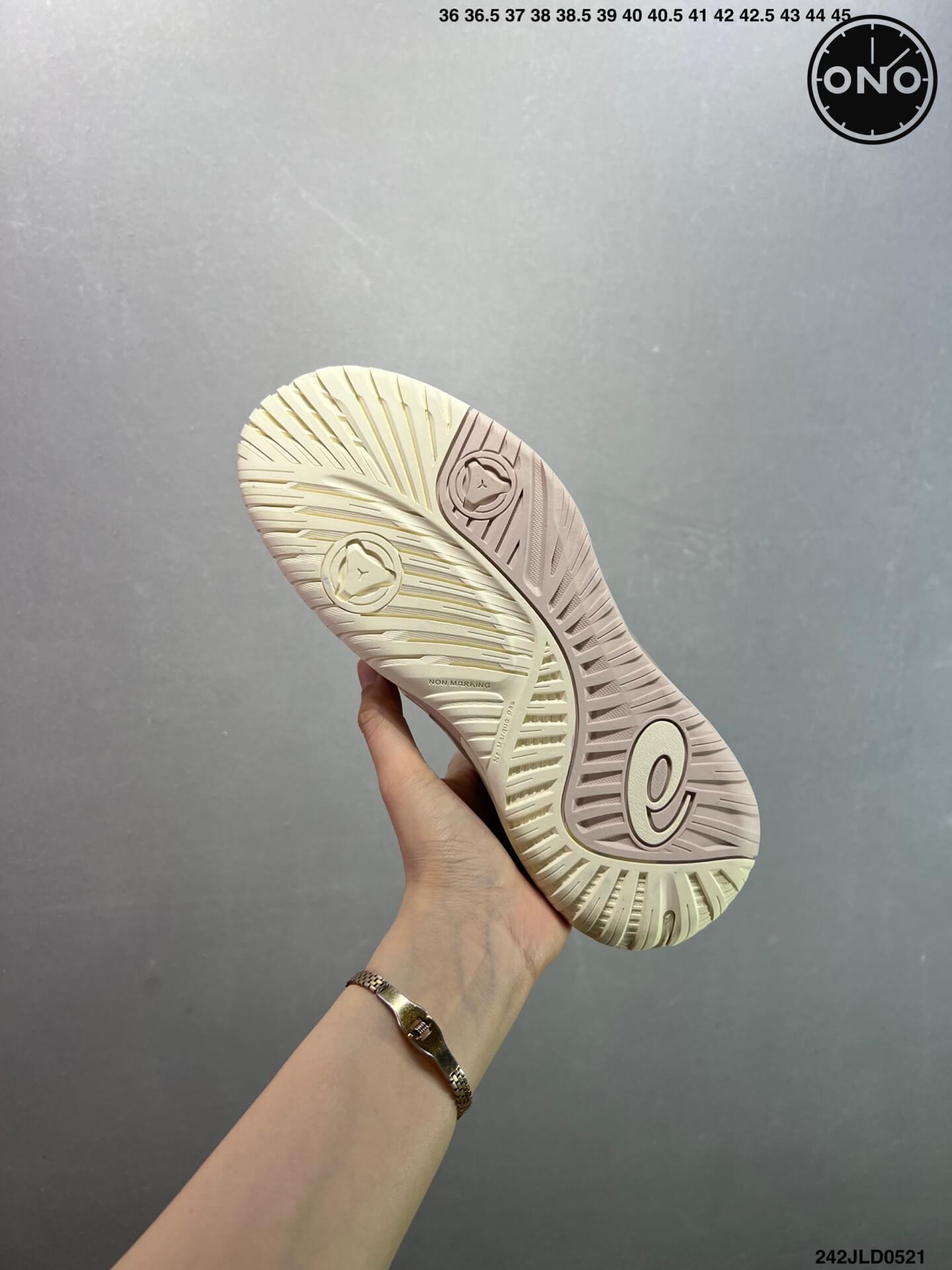 Asics_67_7.jpg