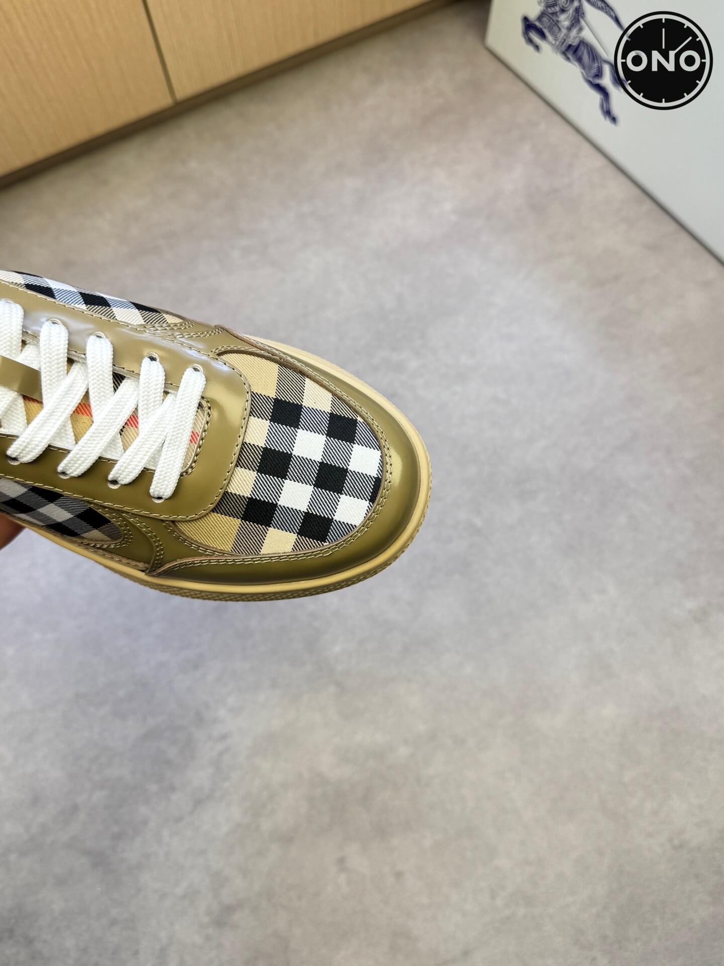 Burberry_62_6.jpg