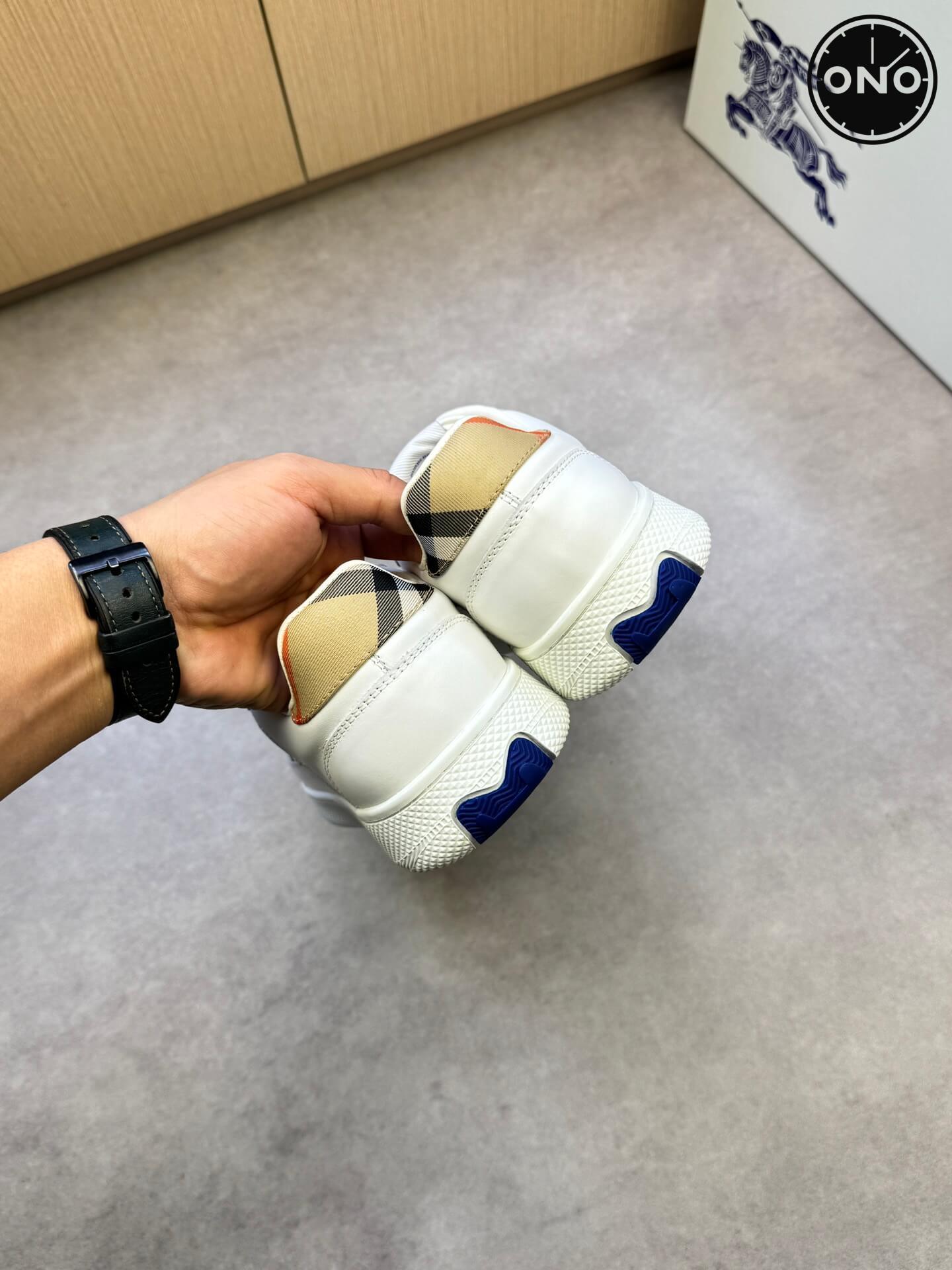 Burberry_57_8.jpg