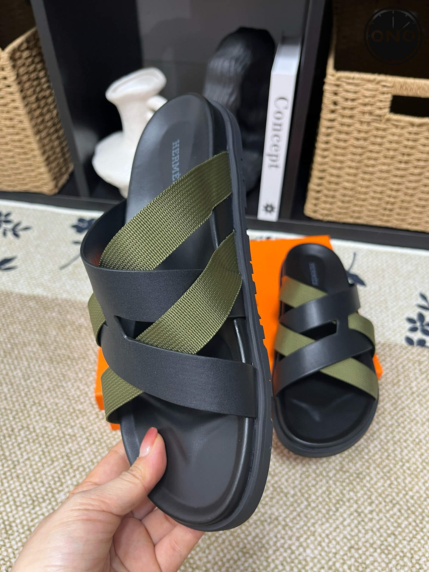Hermes-Slippers_29_4.jpg