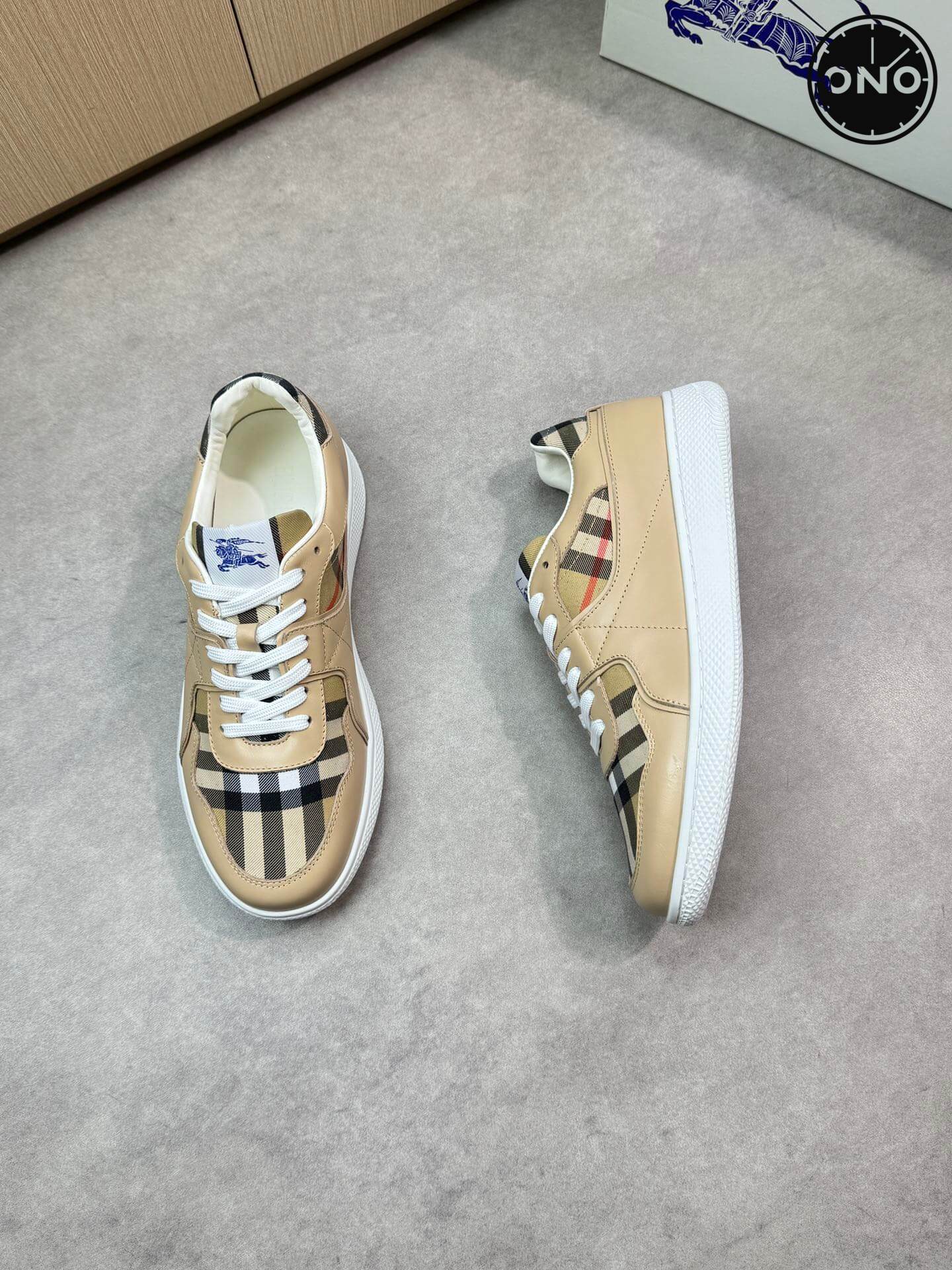 Burberry_31_2.jpg