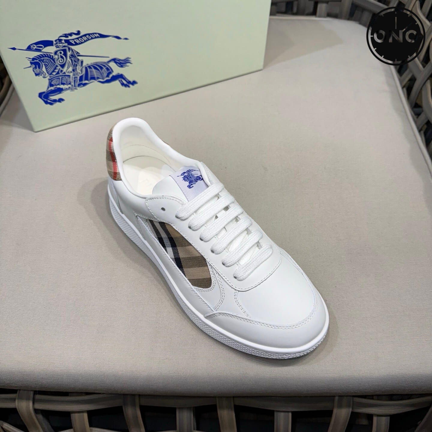 Burberry_14_7.jpg