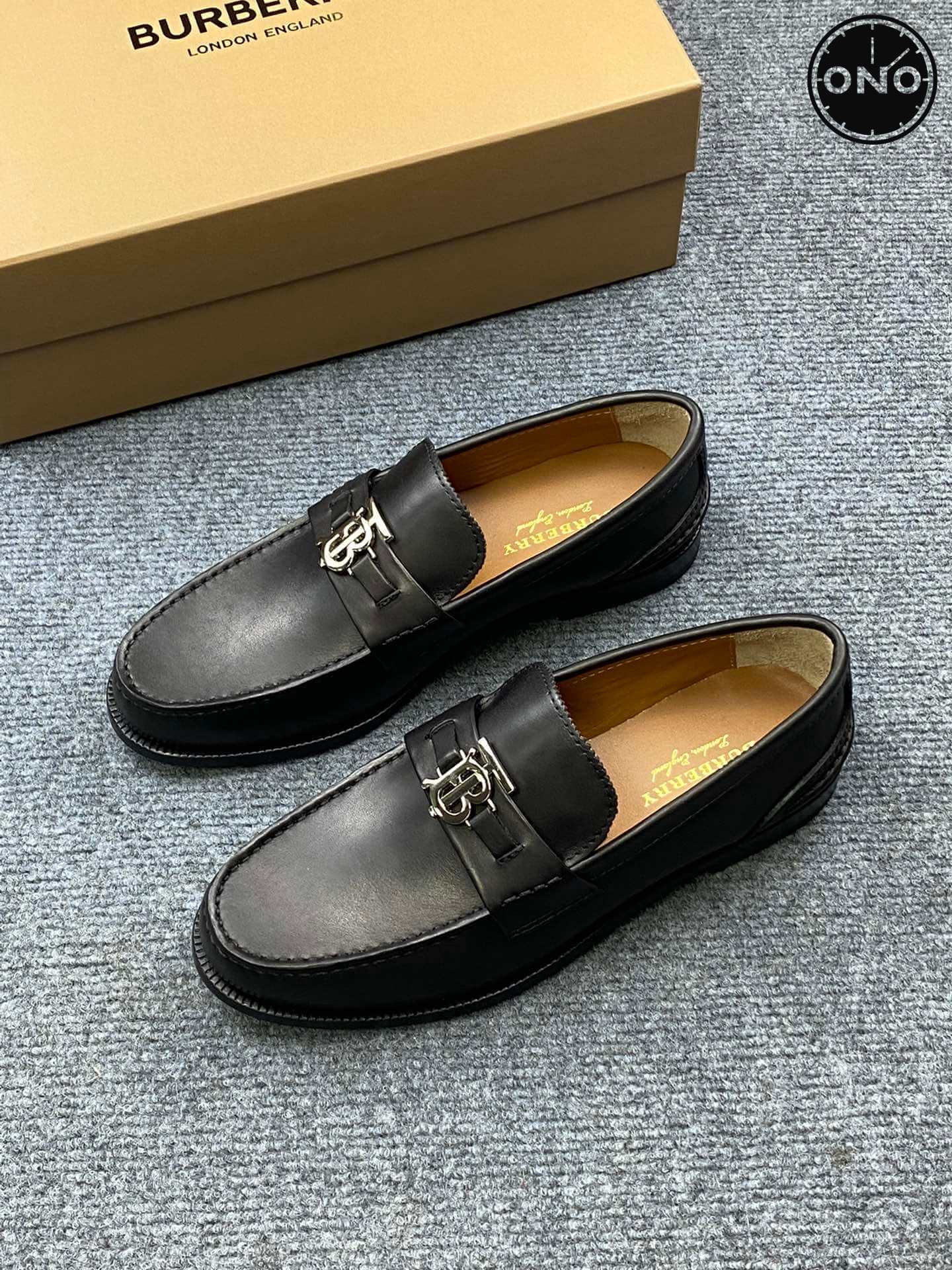 Burberry_9_4.jpg