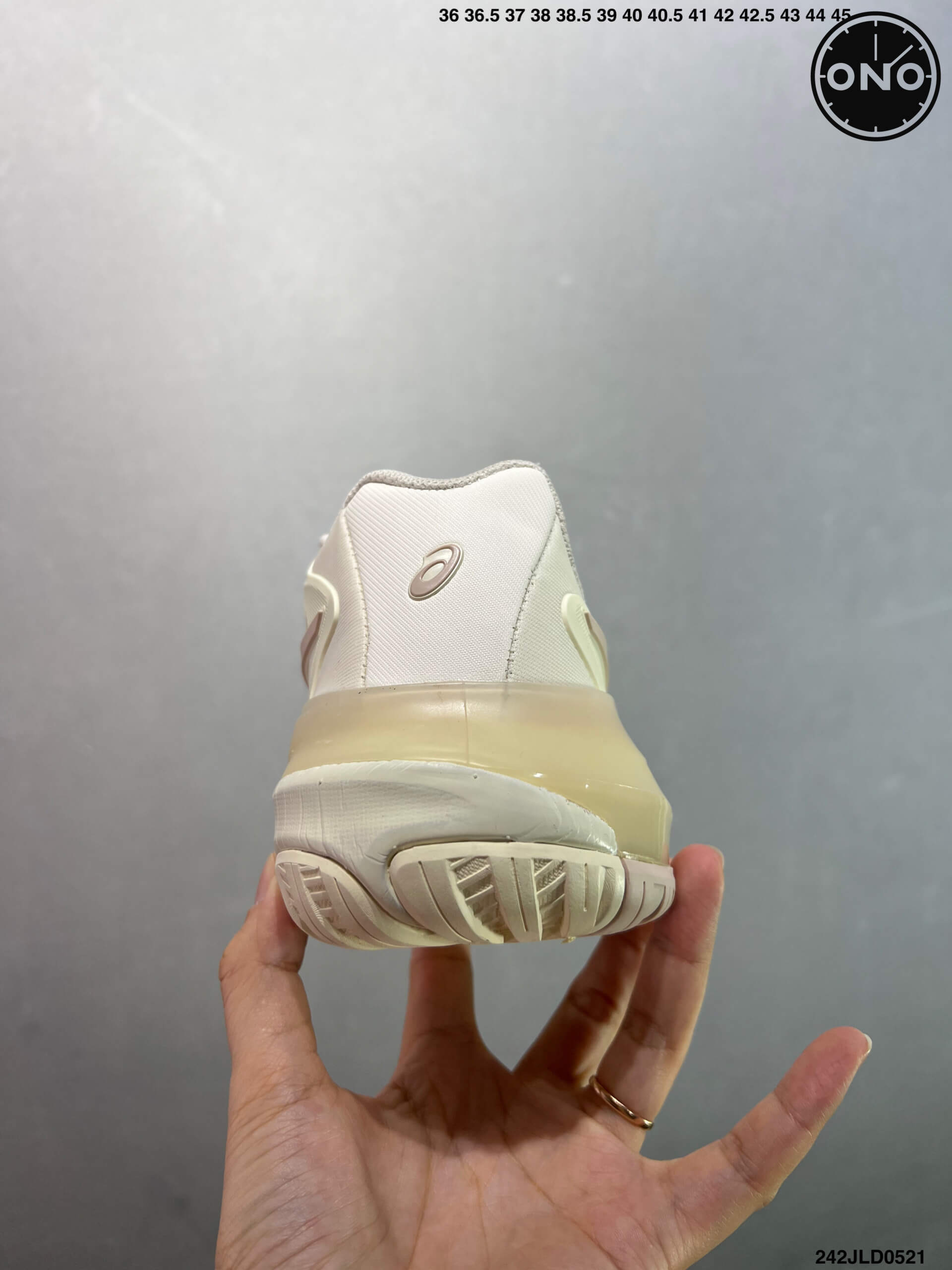 Asics_67_4.jpg