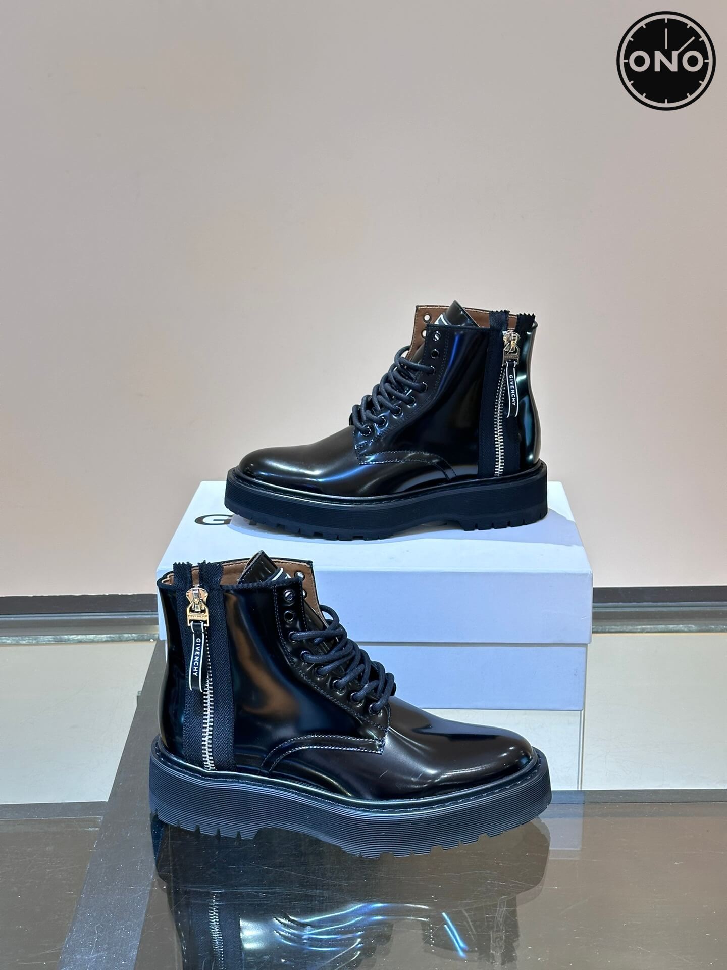 Givenchy_76_4.jpg