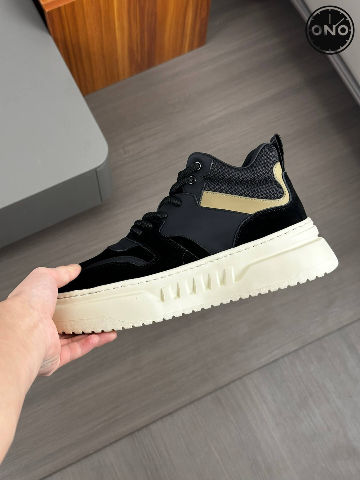 Givenchy_85_8.jpg