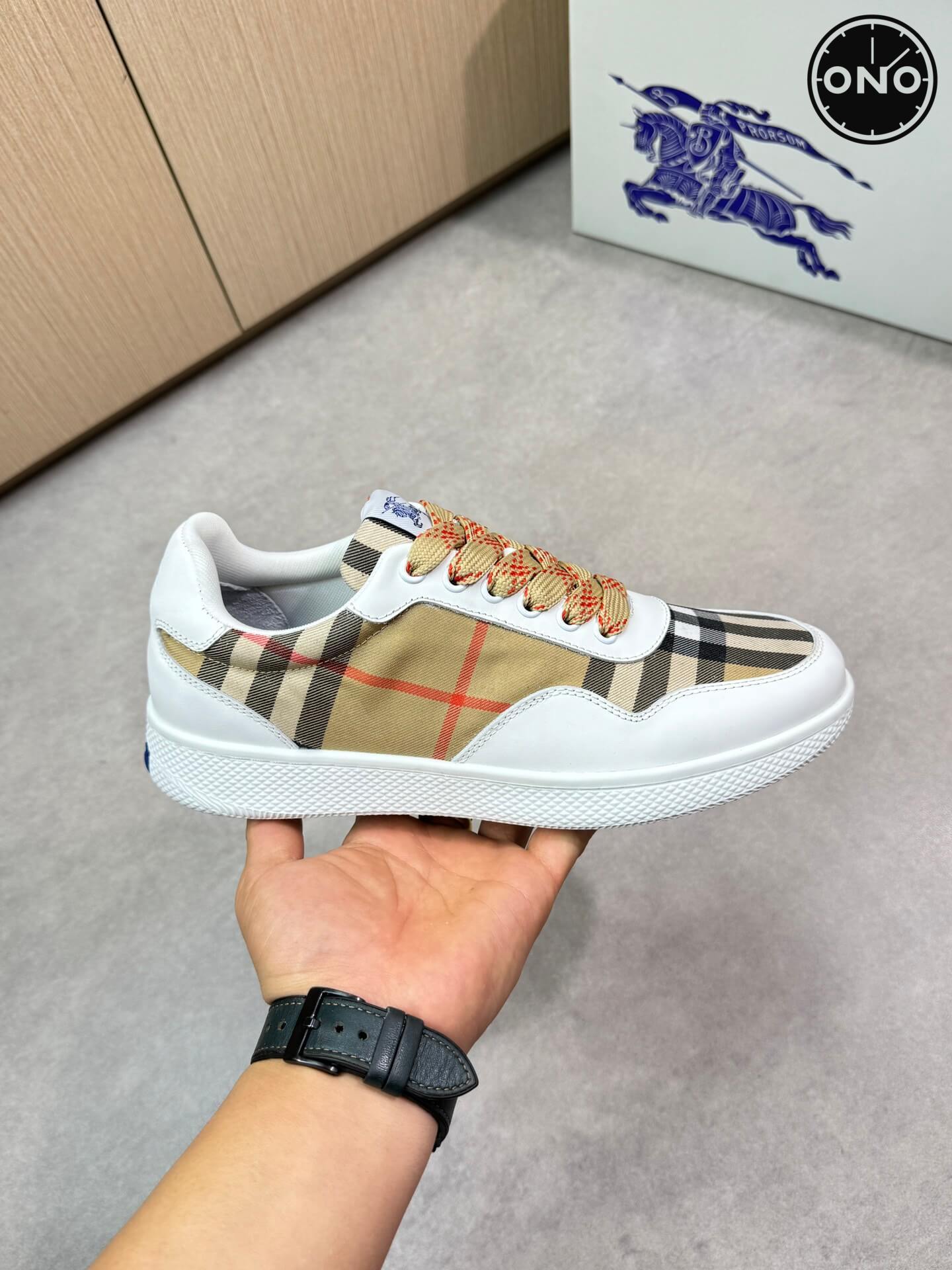 Burberry_2_6.jpg