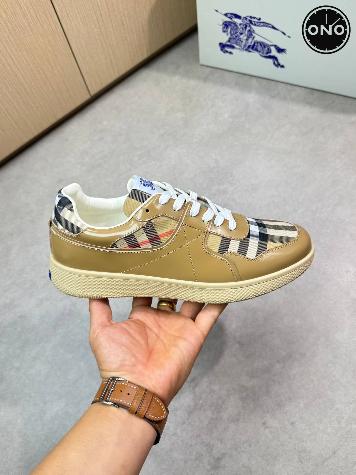 Burberry_22_6.jpg