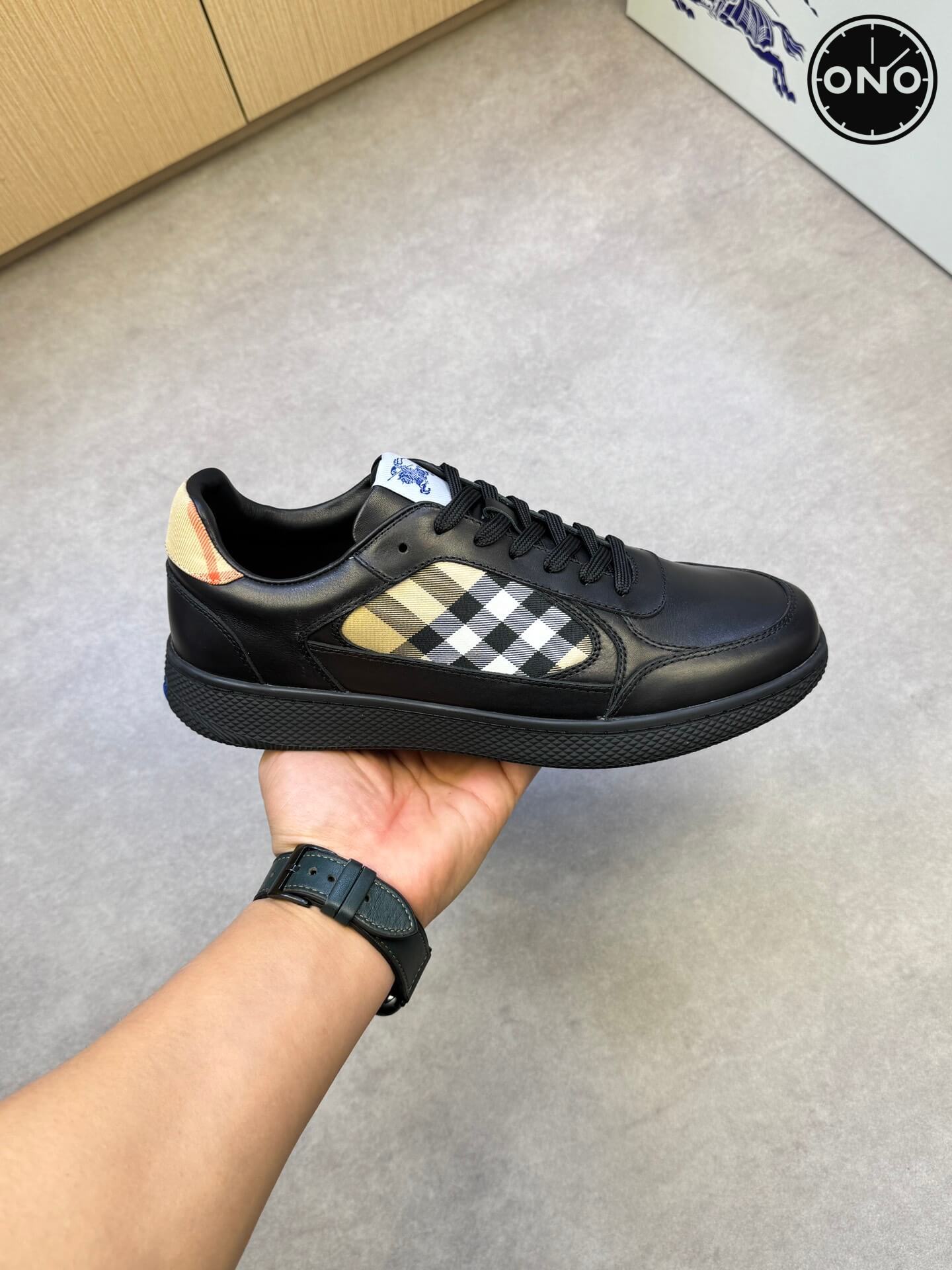 Burberry_52_4.jpg