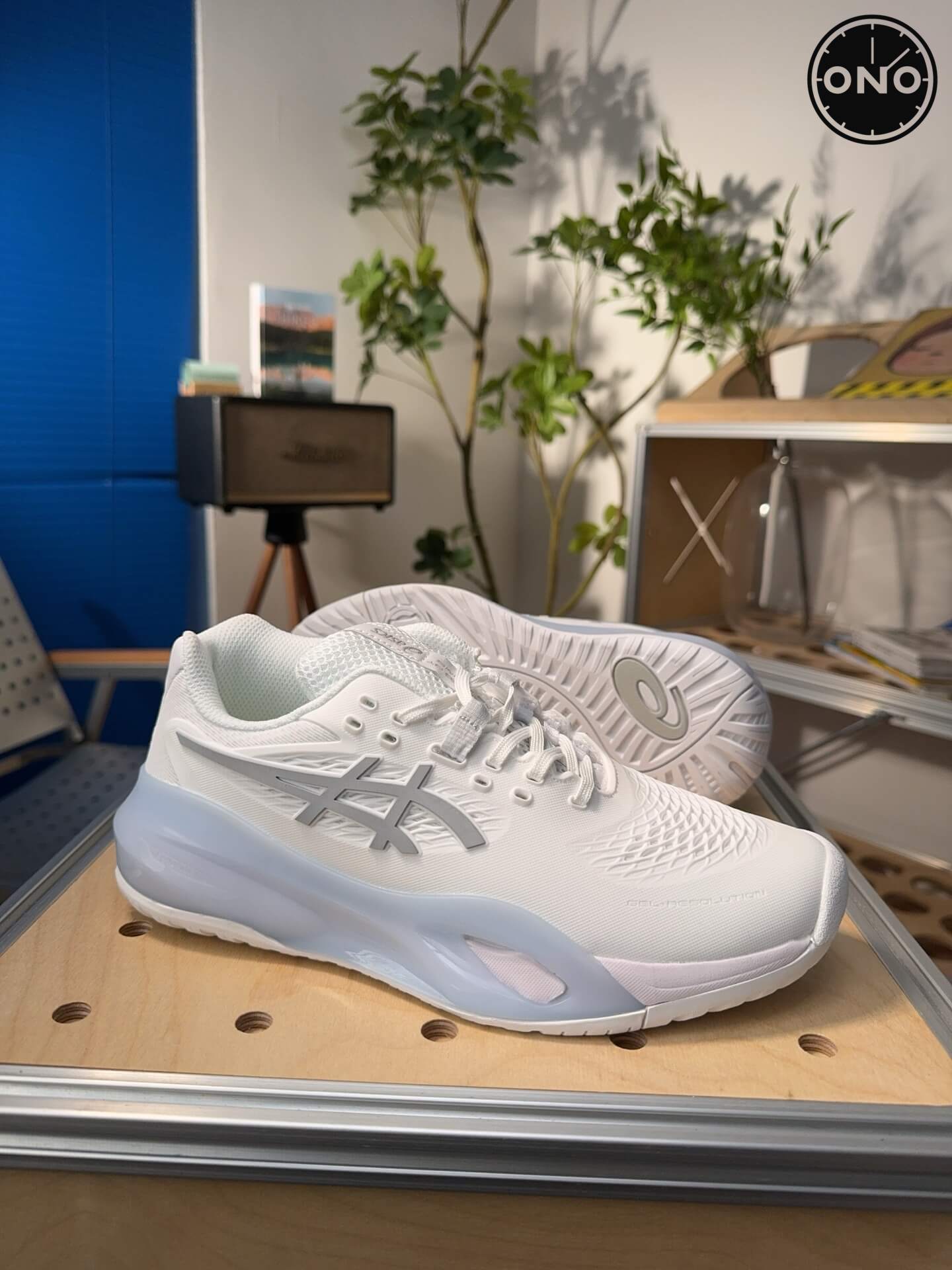 Asics_16_6.jpg