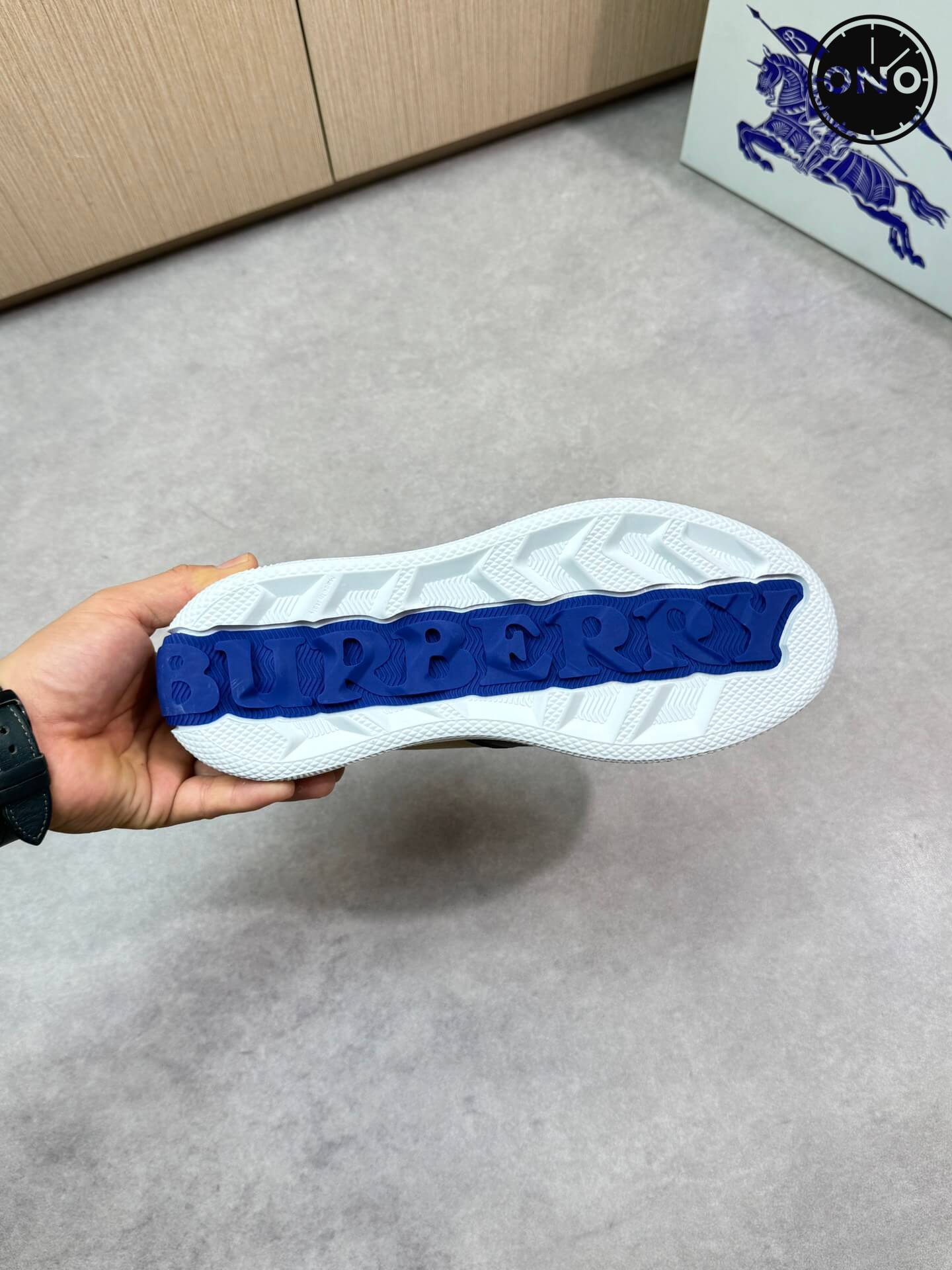 Burberry_45_9.jpg