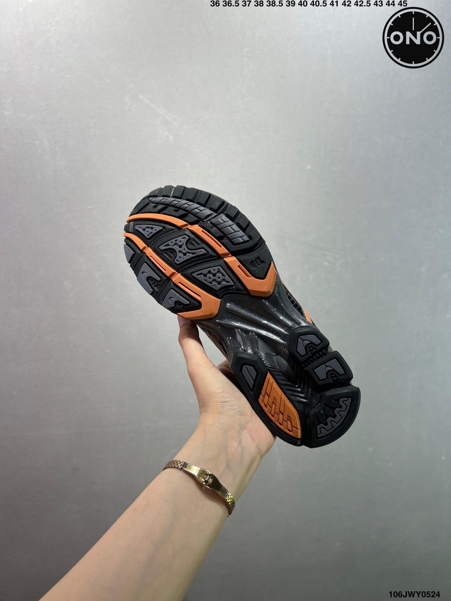 Asics_73_7.jpg