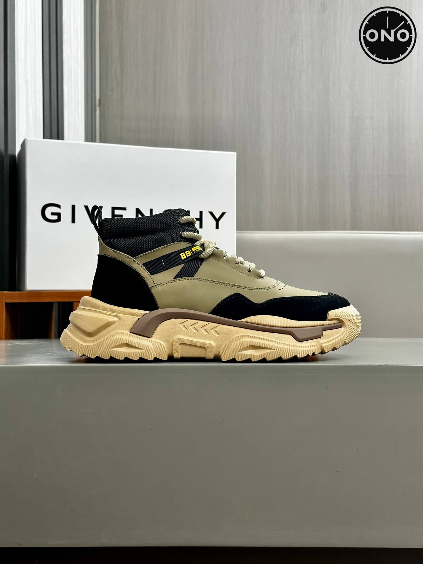 Givenchy_25_3.jpg